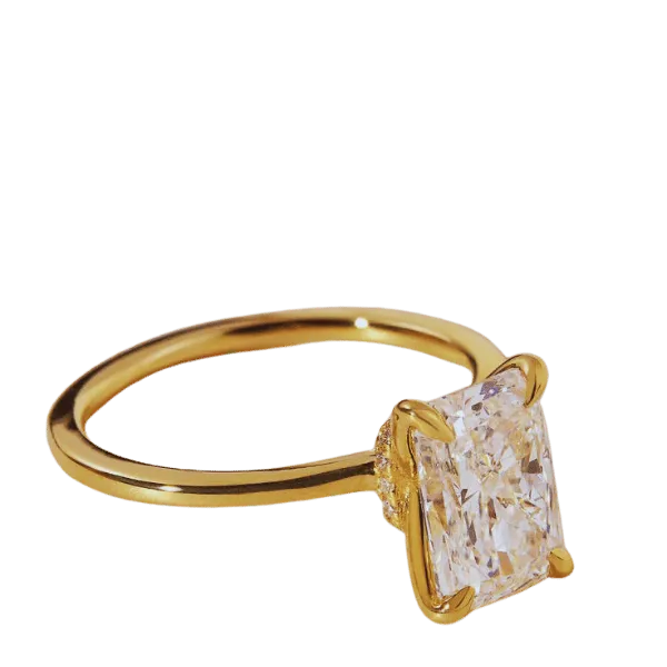 What is the Average Engagement Ring Cost ?