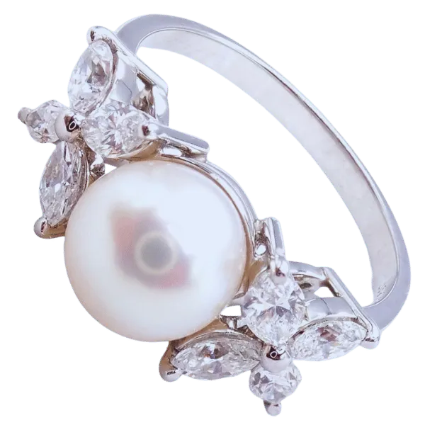 Tiffany Victoria®: The Platinum Elegance of the Victoria Diamond Vine Ring