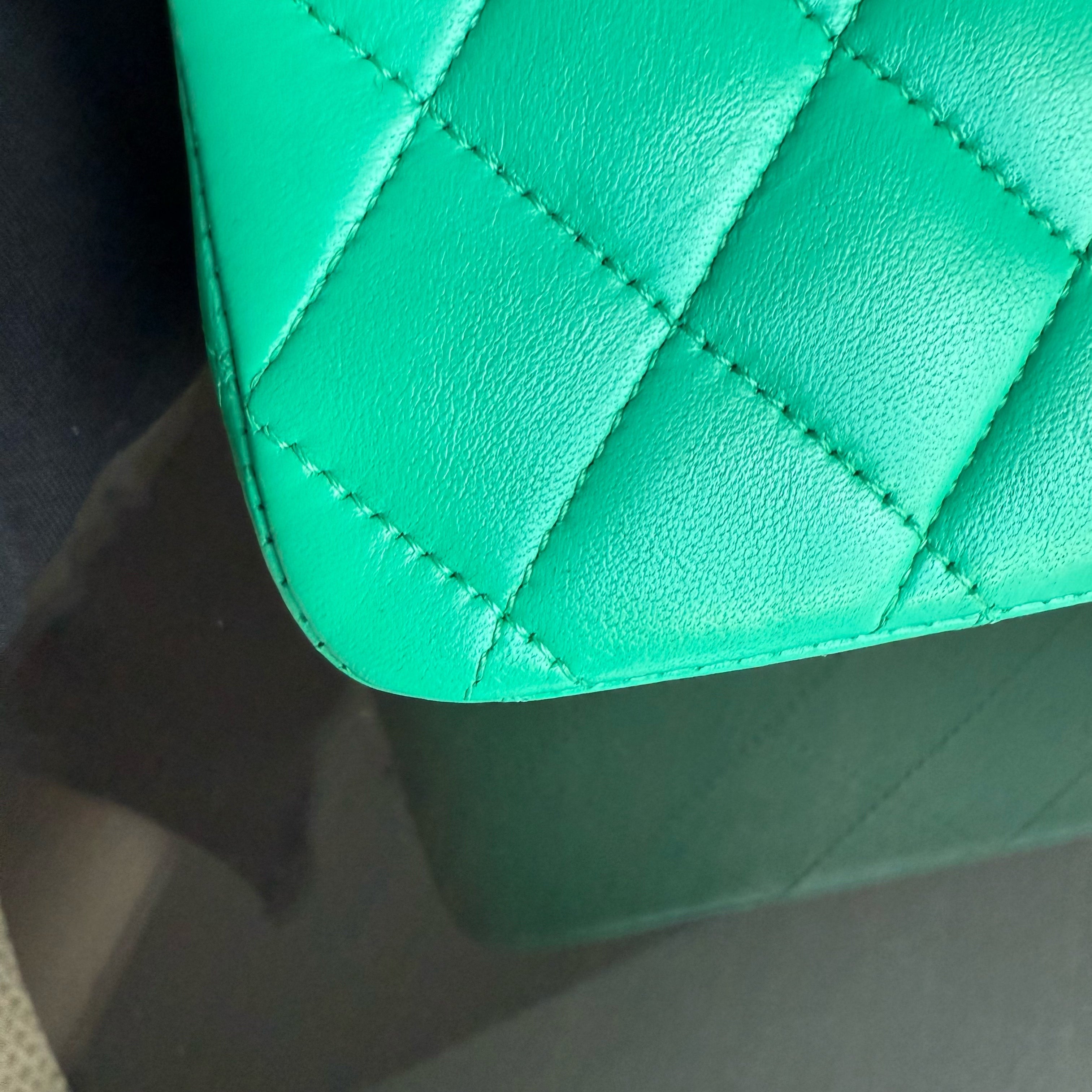 Chanel Classic Flap Medium - 25CM Quilted Lambskin Green Gold Hardware Series 18