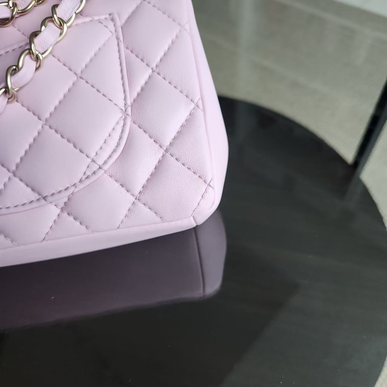 Chanel Chic Flap Small - 23CM Quilted Lambskin Sakura Light Pink Gold Hardware Series 21