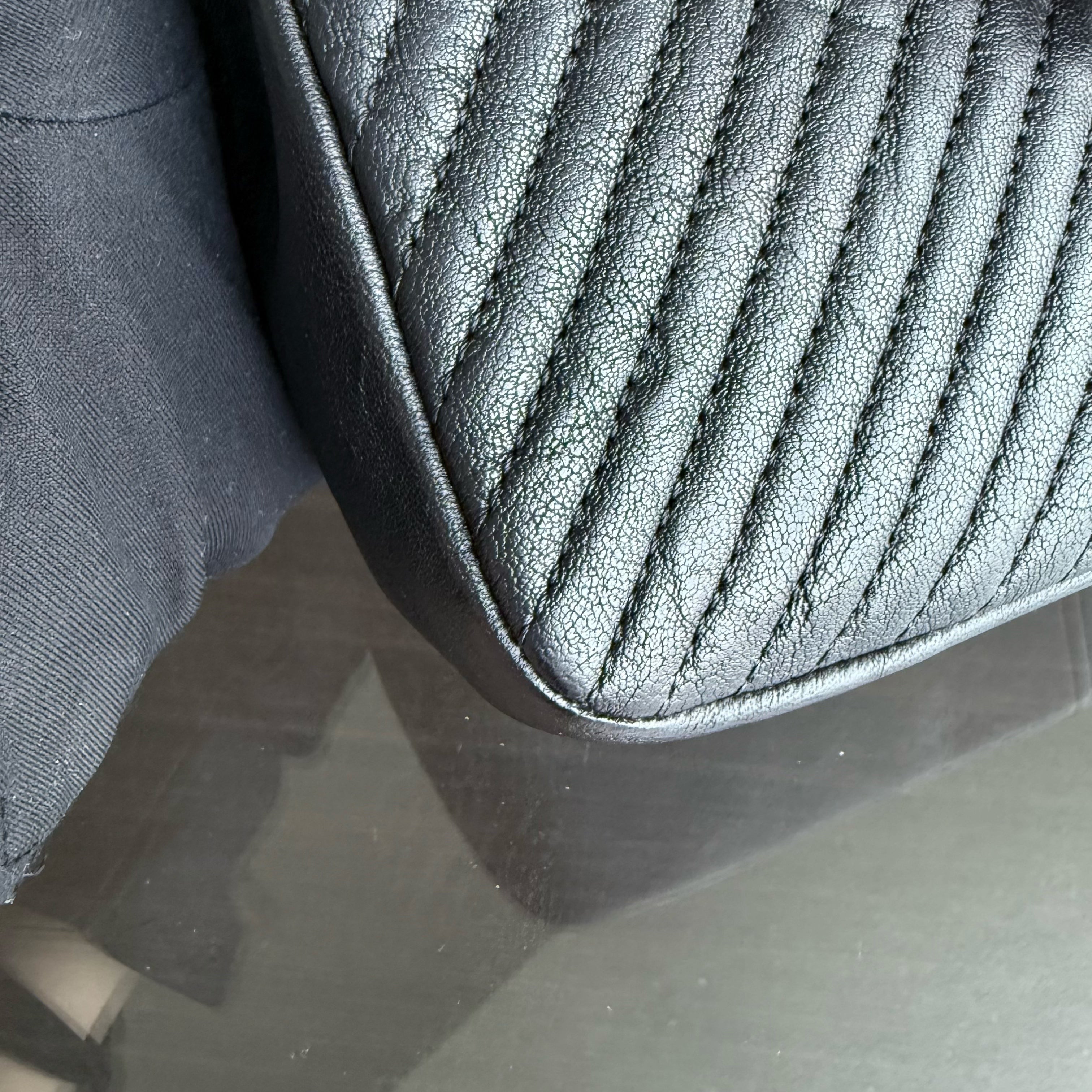 Chanel Seasonal Flap Herringbone - 23CM Calfskin Chevron Black Series 22