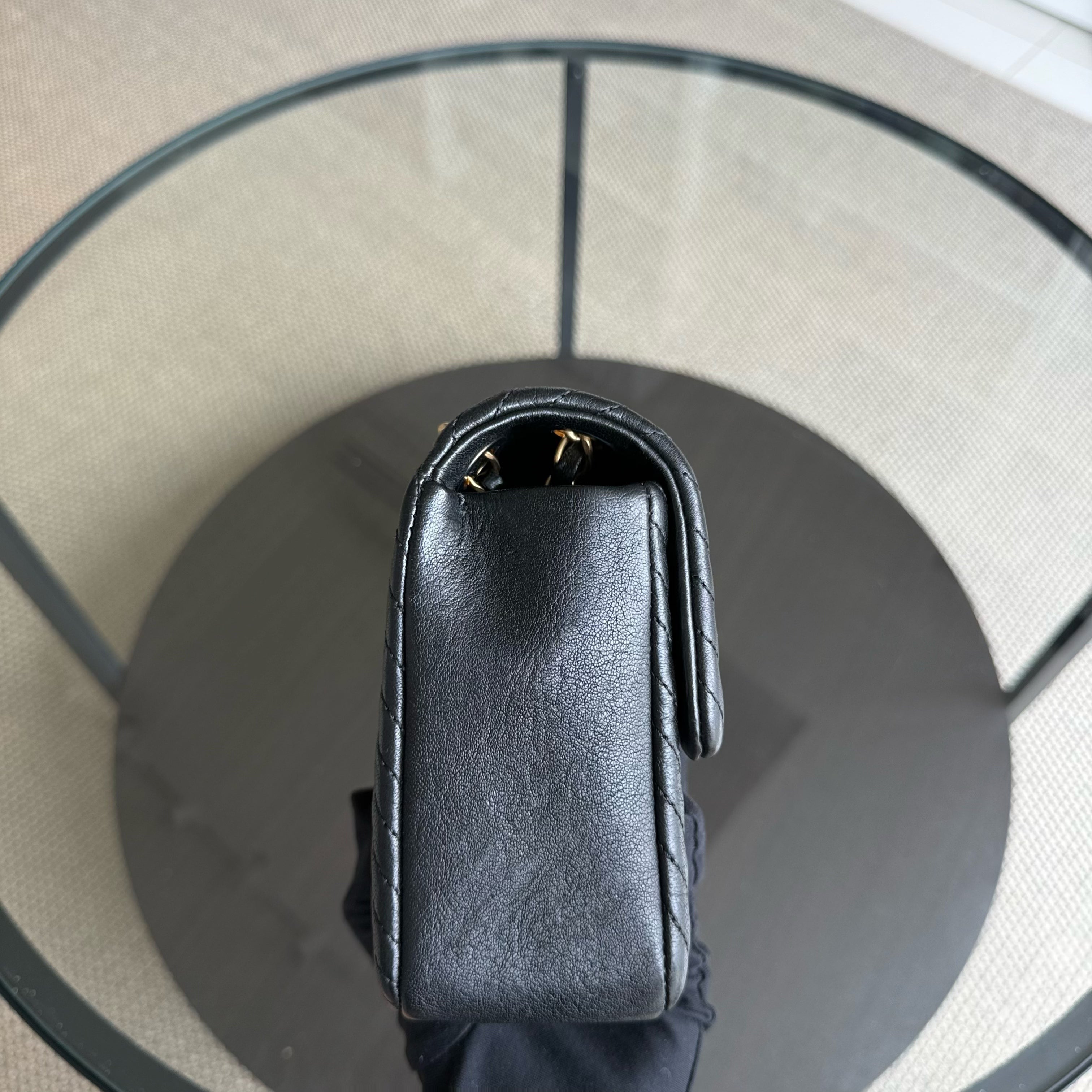 Chanel Seasonal Flap Surpique CC Herringbone Medallion Medium - 25CM Flap Chevron Goatskin Black Gold Hardware Series 20