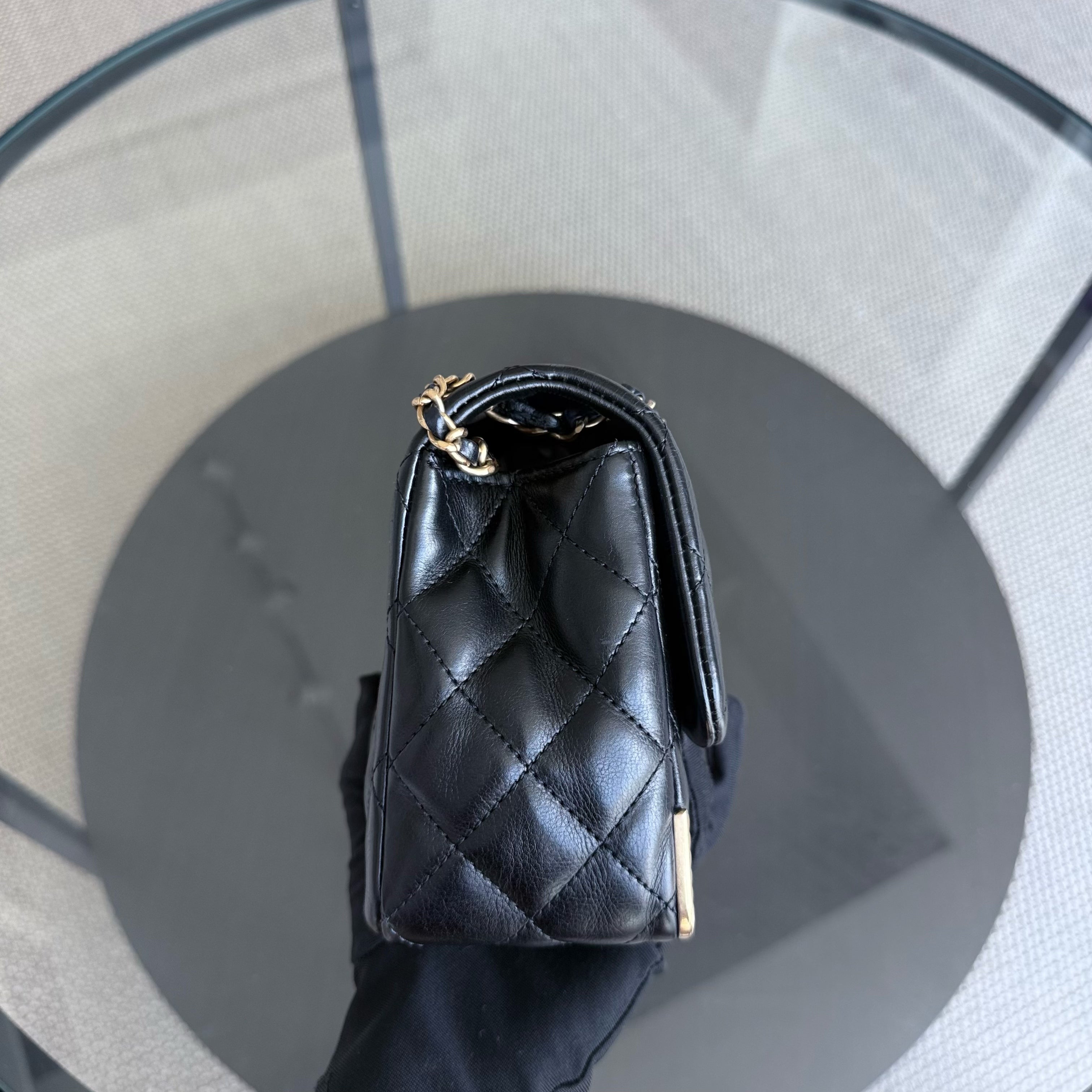 Chanel Rock The Corner Seasonal Flap Small - 20CM Quilted Calfskin Midnight Blue Gold Hardware Series 24