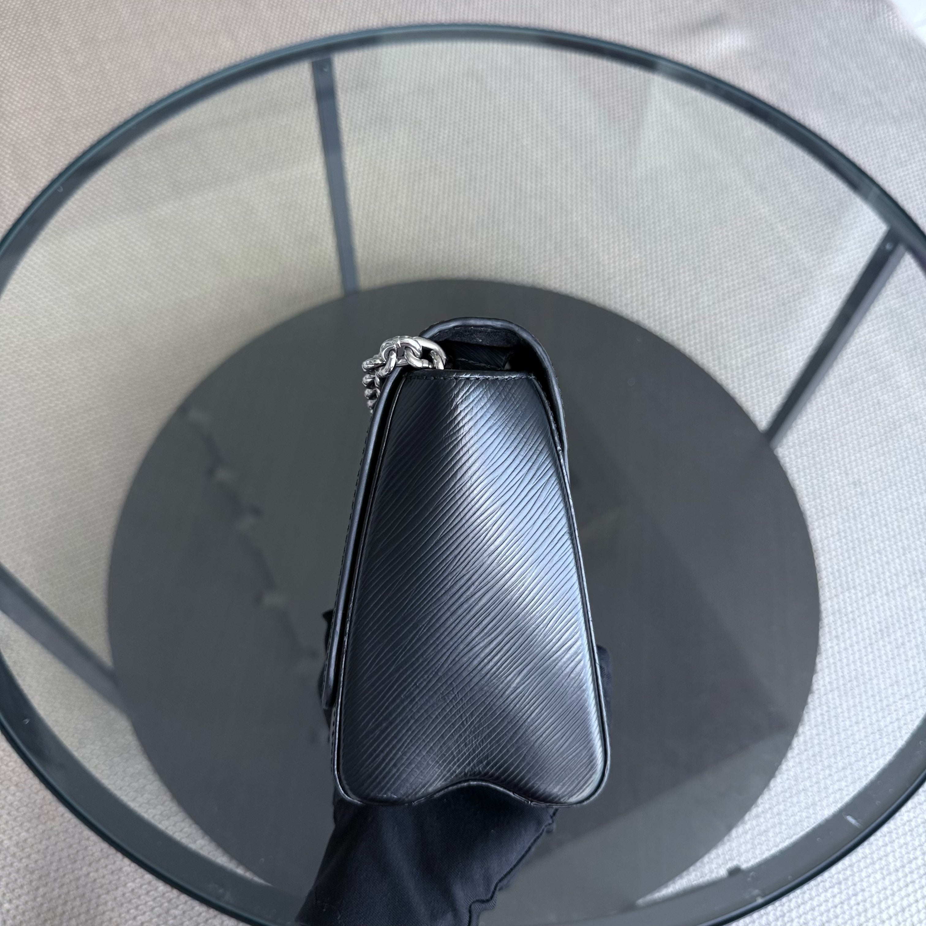 Louis Vuitton Twist Medium MM - EPI Leather Black Silver Hardware