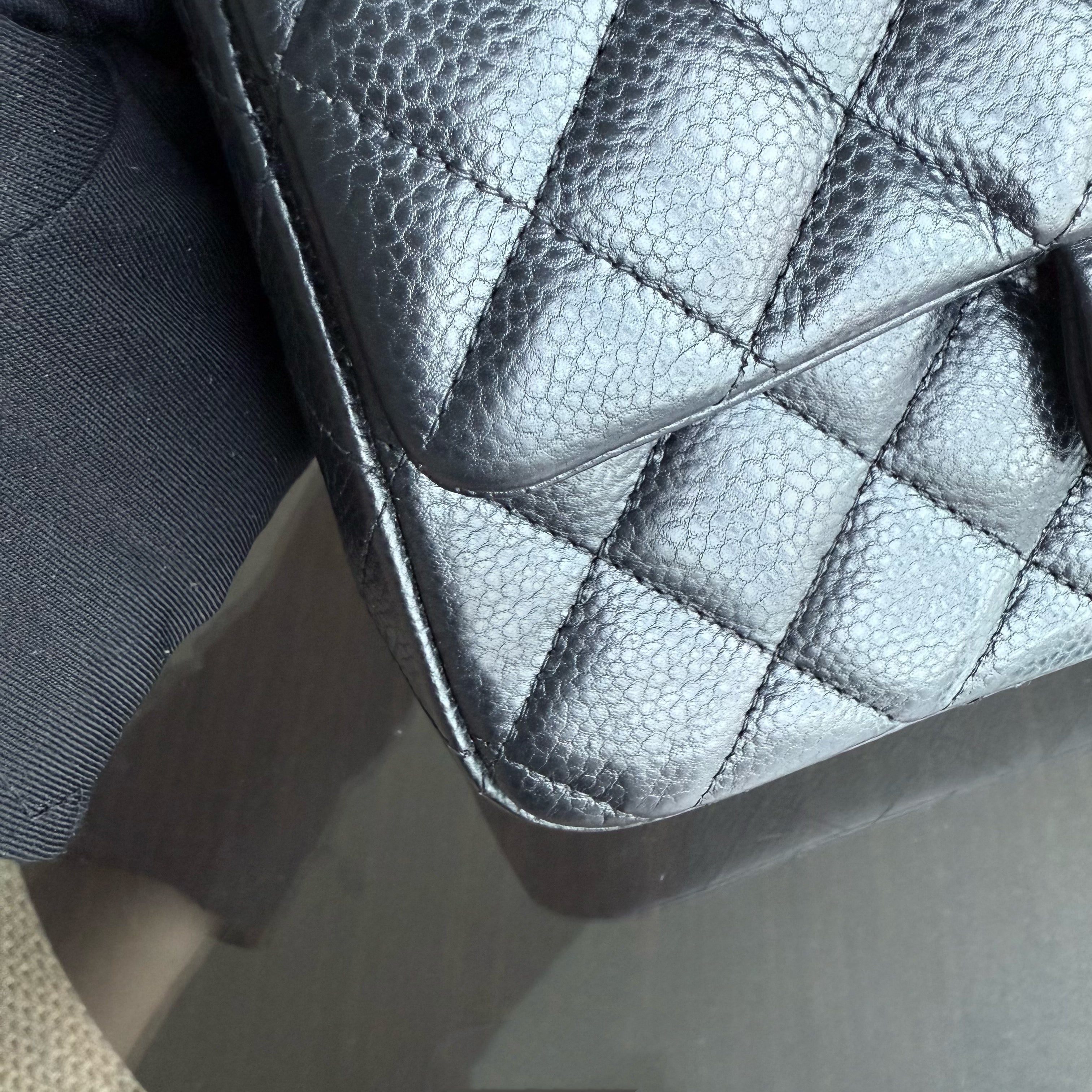 Chanel Classic Flap Mini - Caviar 20CM Quilted Black Gold Hardware Series 25