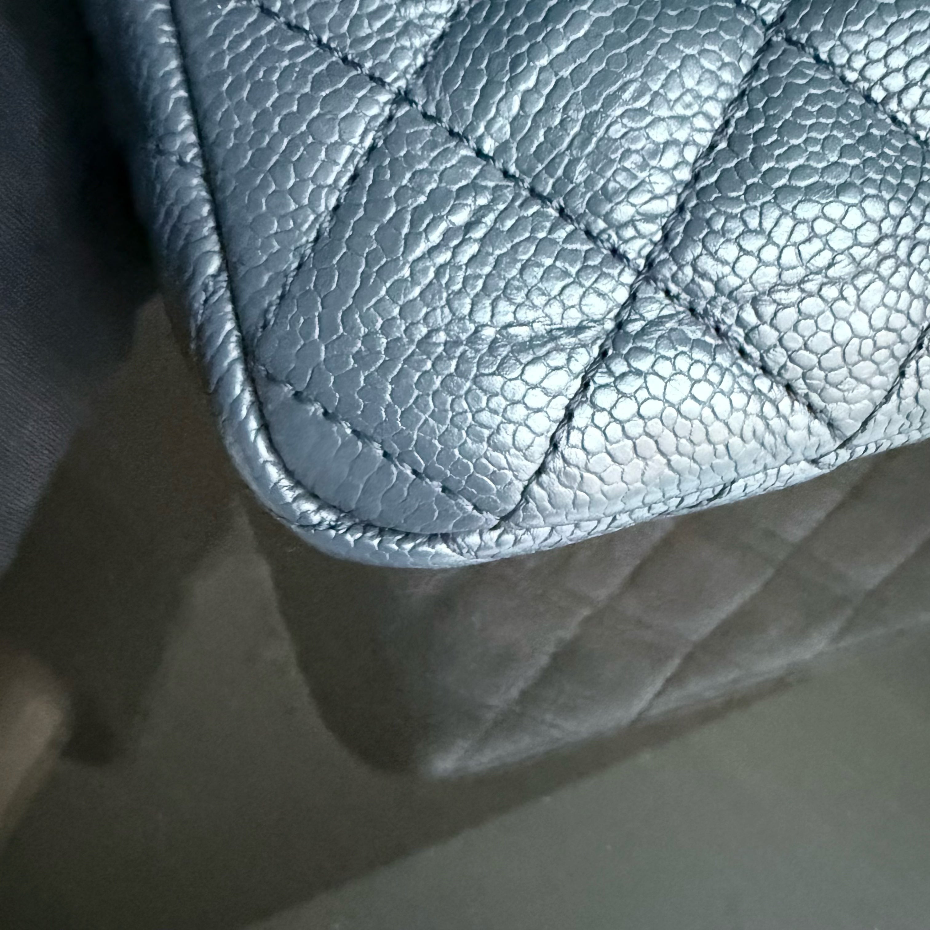 Chanel Two Tone Flap - 23CM Small Crumpled Grained Calfskin Navy Blue Gold Series 21