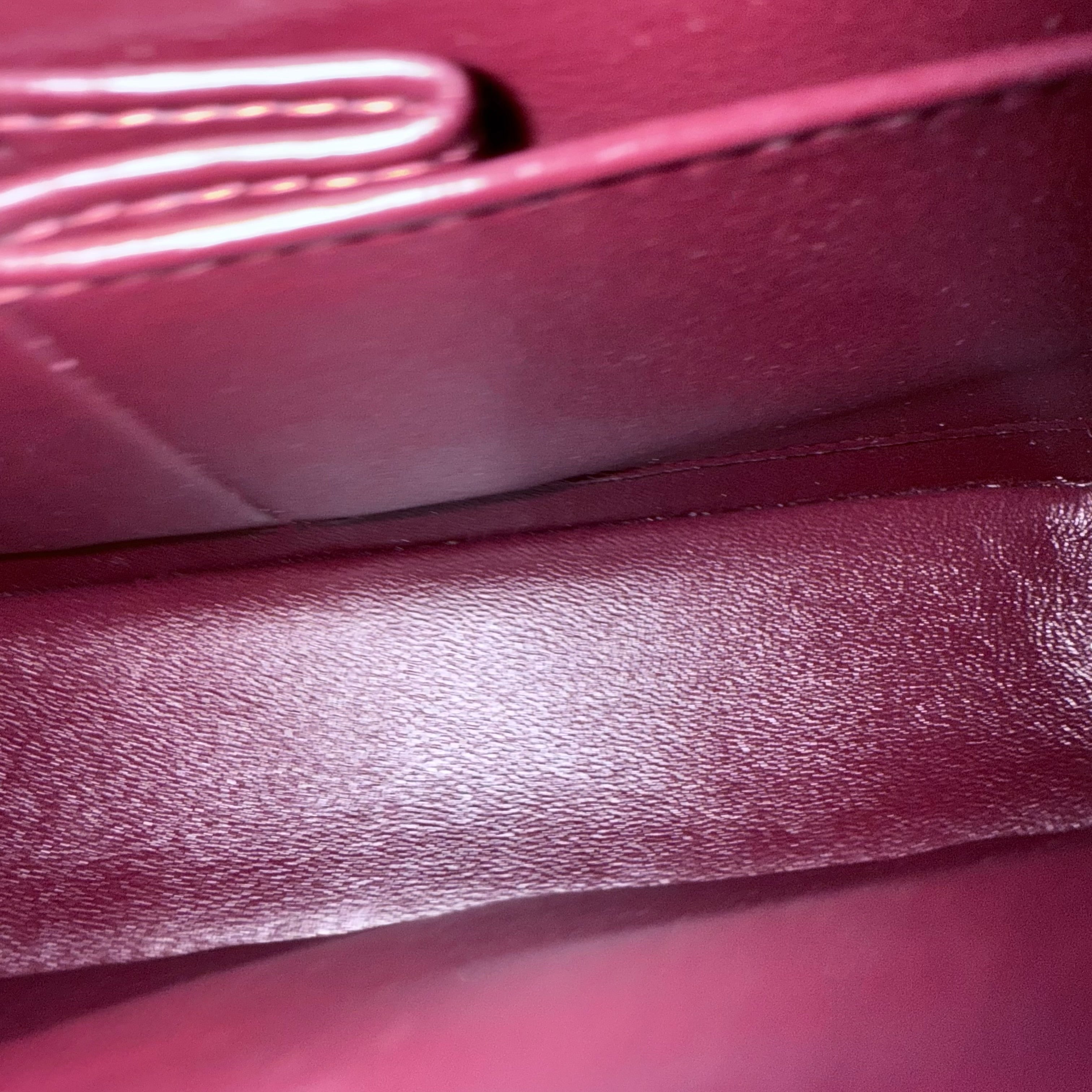 Chanel Classic Flap Small - Caviar 23CM Quilted Black Gold Hardware Series 30