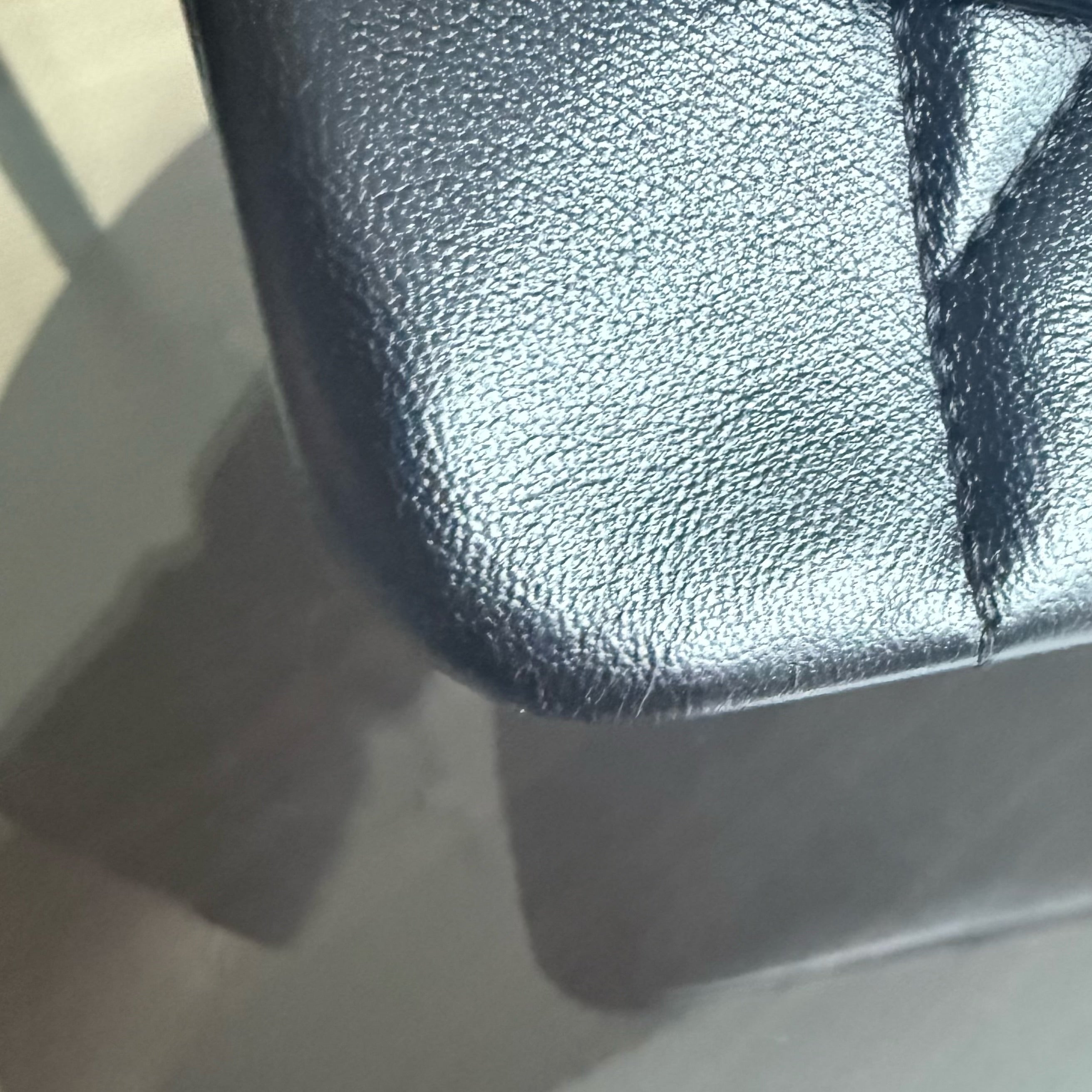 Chanel Diana Medium Vintage - Quilted Lambskin Black Gold Hardware Series 2