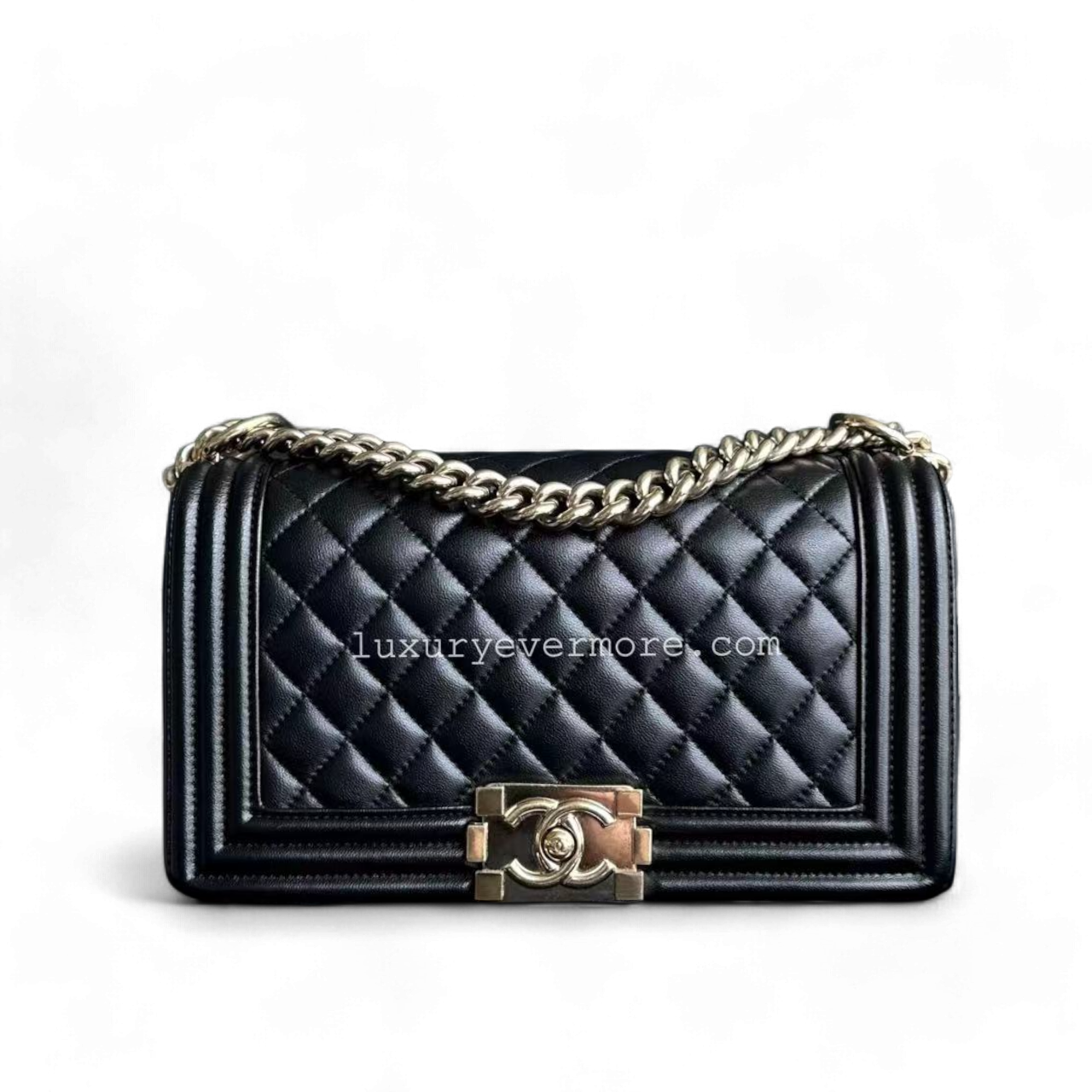 Boy Medium 25CM Quilted Lambskin Black Golden Hardware Series 22