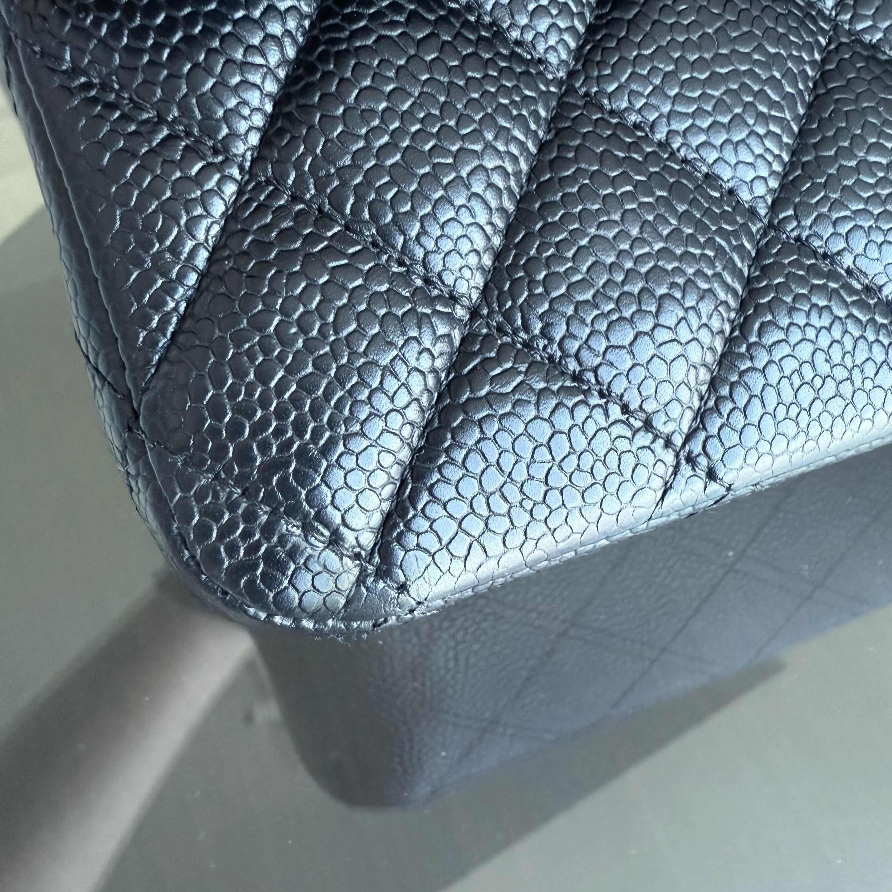 Chanel Classic Flap Medium - Caviar 25CM Quilted Black Gold Hardware Series 15