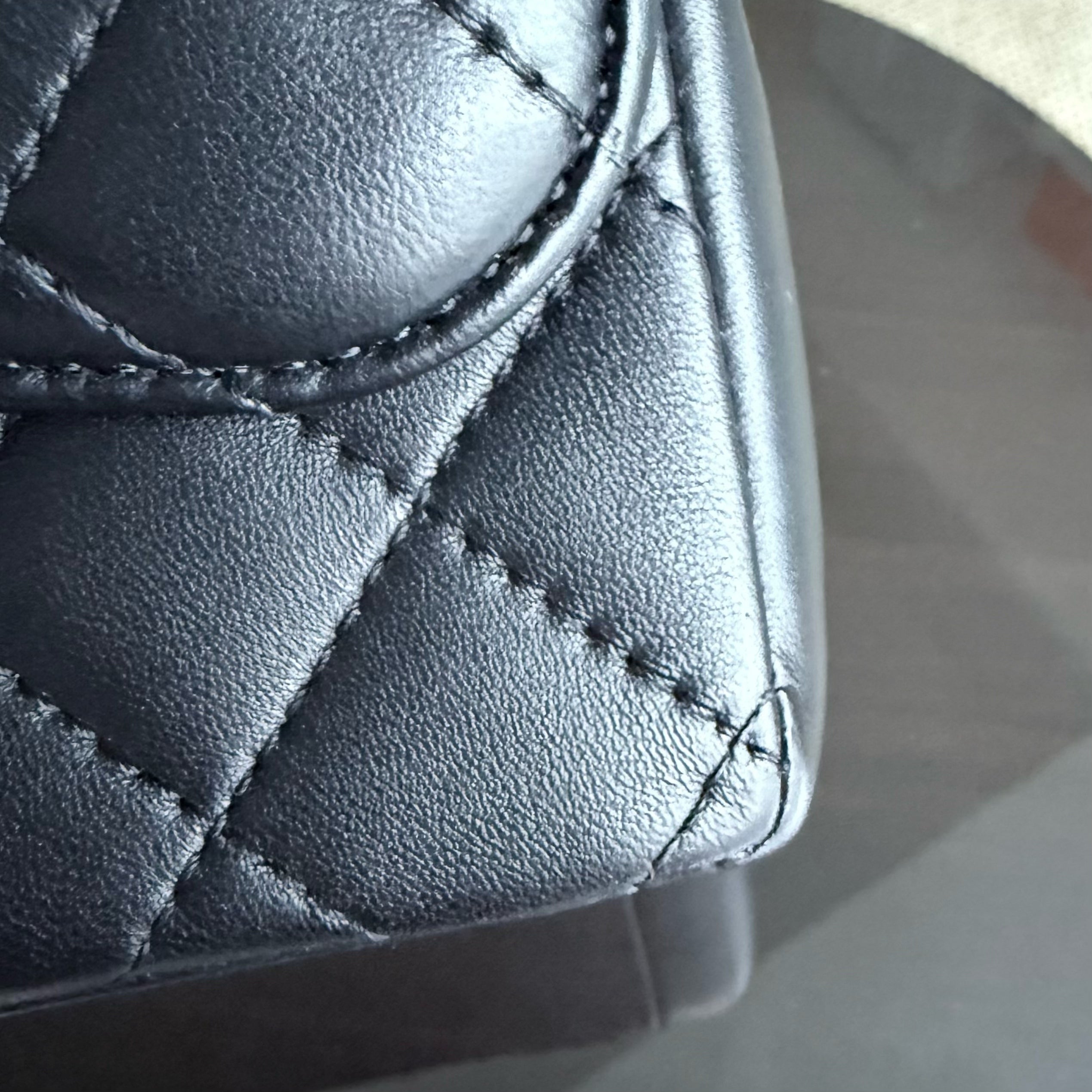 Chanel Mademoiselle Chic Flap Small - 23CM Quilted Lambskin Black Gold Hardware Series 21
