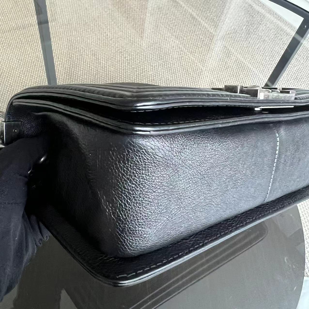 Calfskin Boy Old Medium 25CM Medium Quilted Black Ruthenium Silver Hardware Series 18