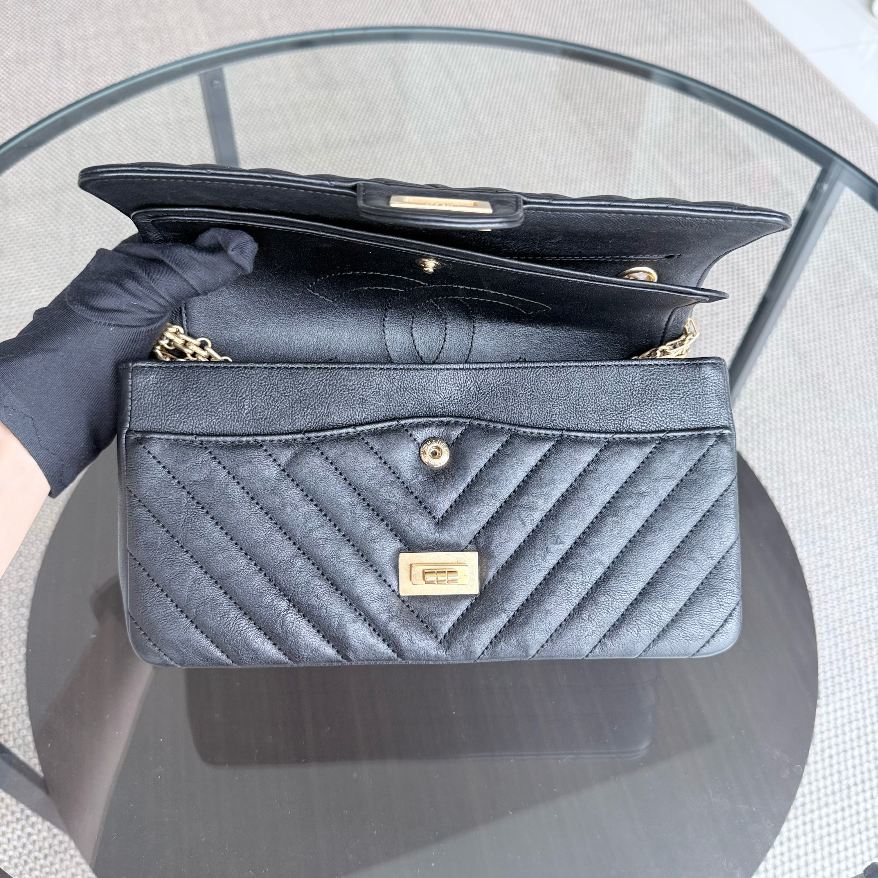 Chanel 2.55 Reissue 225 - 24CM Caviar Grained Calfskin Quilted Black Chevron Gold Hardware Series 27