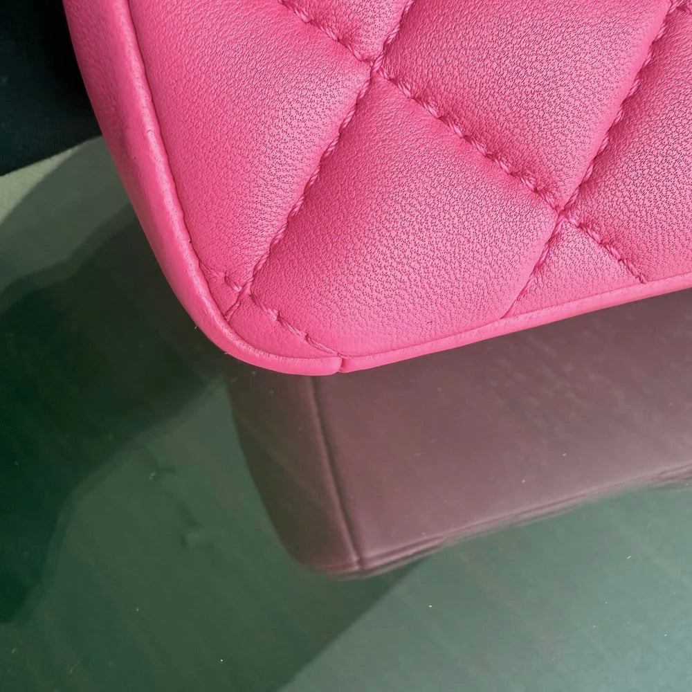 Chanel Chic Flap Small - 23CM Quilted Lambskin Barbie Pink Gold Hardware Series 21