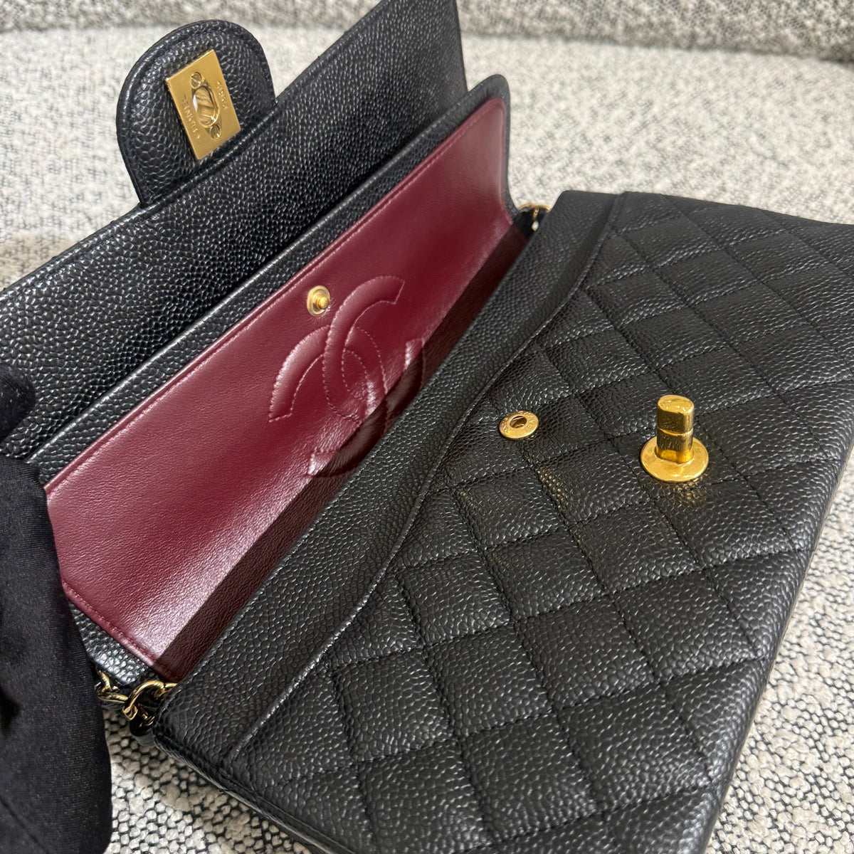 Chanel Classic Flap Medium - 25CM Quilted Caviar Black Gold Hardware