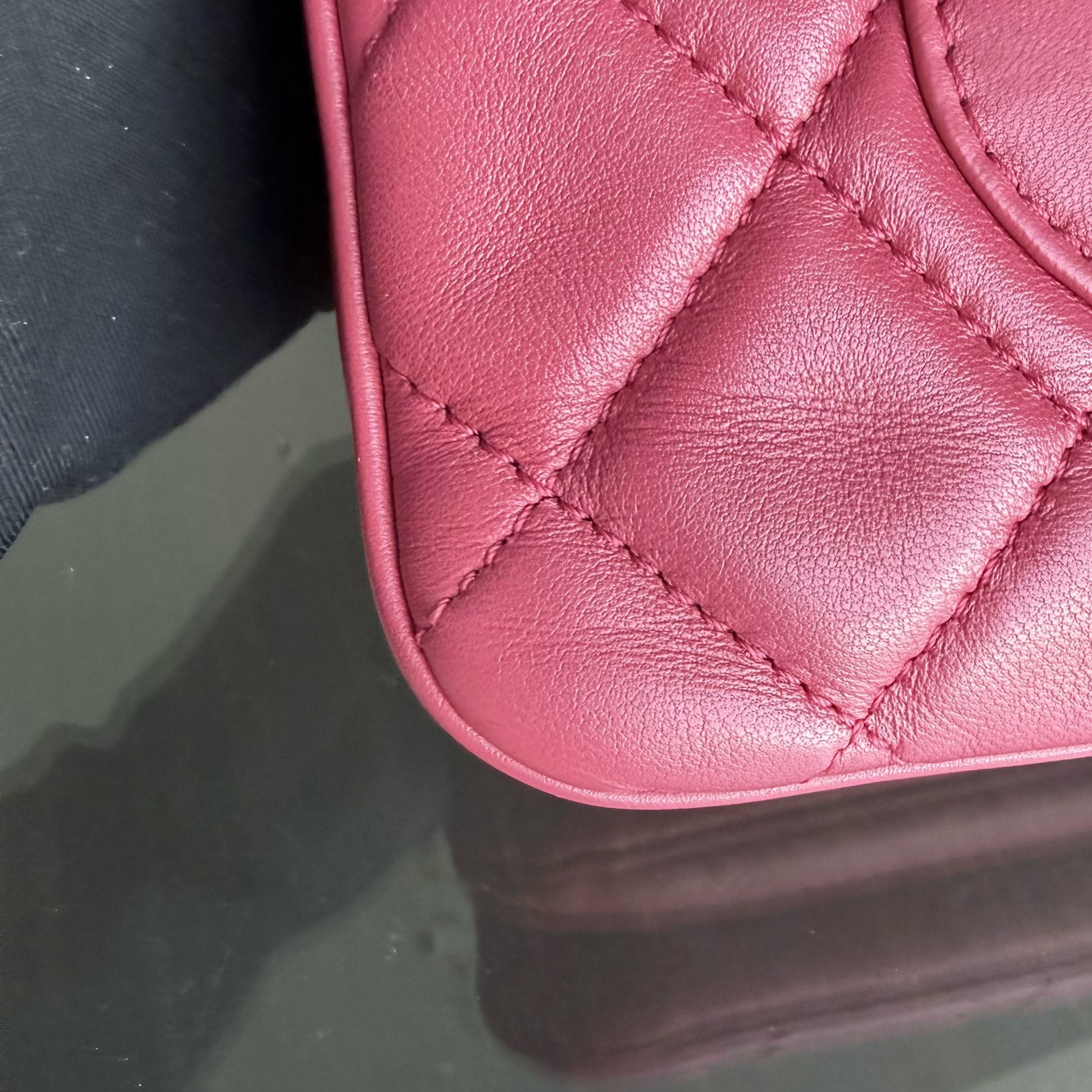 Chanel Flap Medium - 25CM Quilted Lambskin Red Gold Hardware Series 19