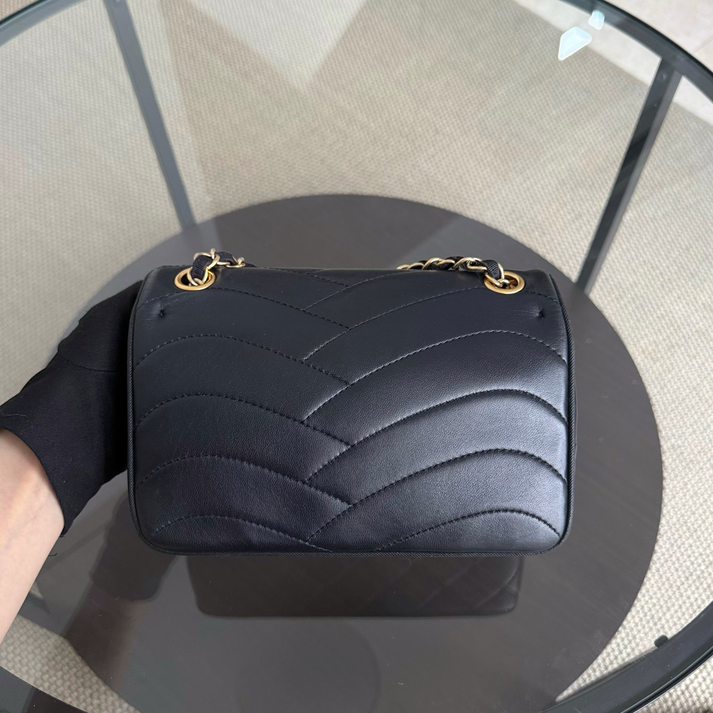 Chanel Flap - Calfskin 21CM Chevron Gold Hardware Series 21