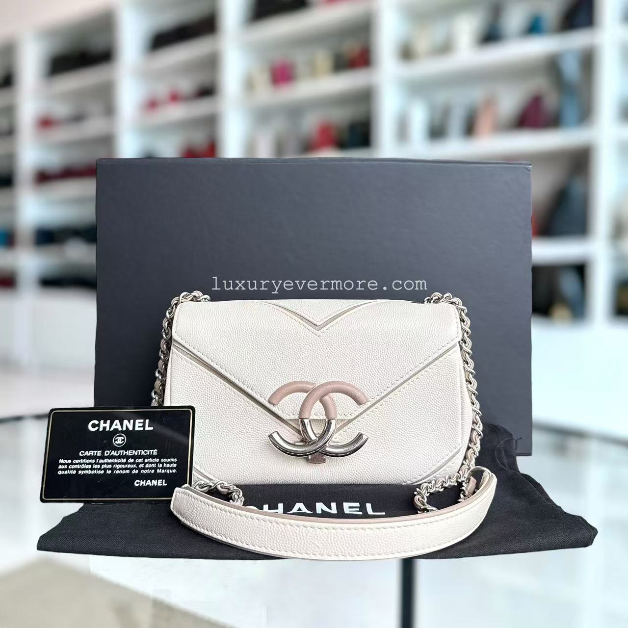 Chanel CC Flap Mini Bag - 17CM Caviar Chevron White Silver Hardware Series 23