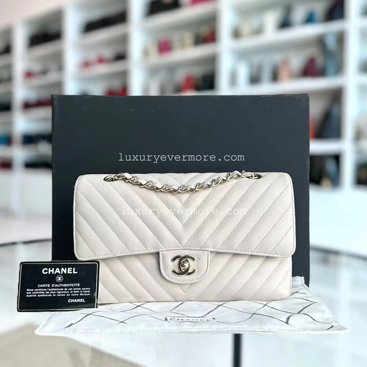 Balance of Chanel Classic Flap - Medium 25CM Caviar Chevron White Cream Silver Hardware Series 26