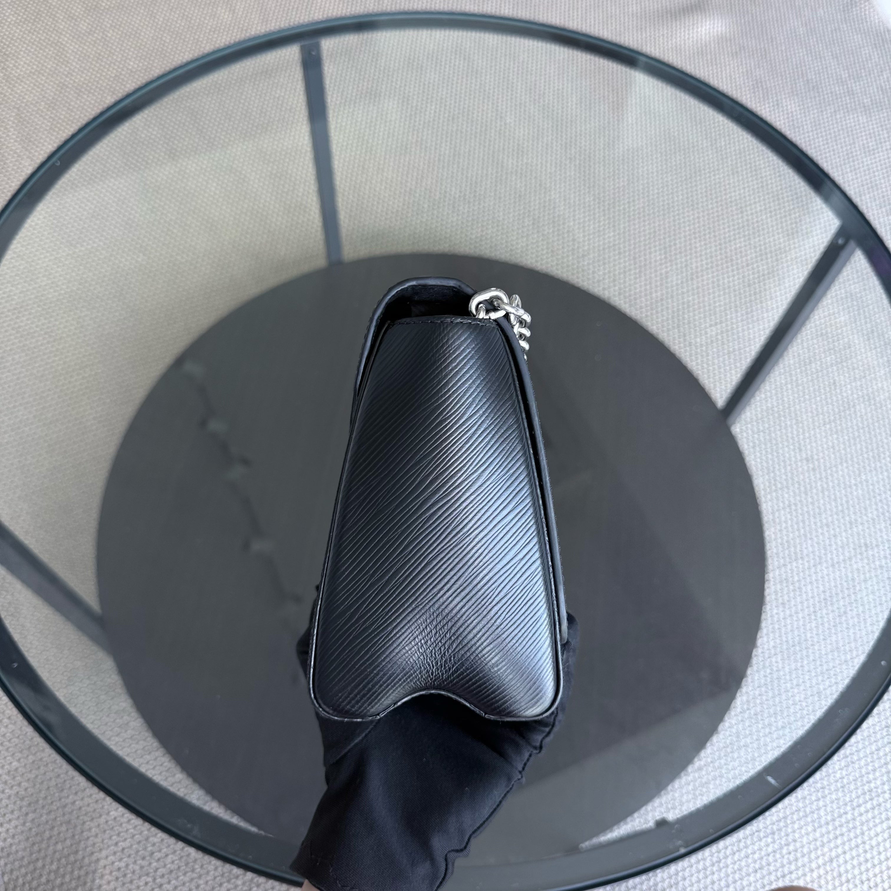 Louis Vuitton Twist Medium MM - EPI Leather Black Silver Hardware