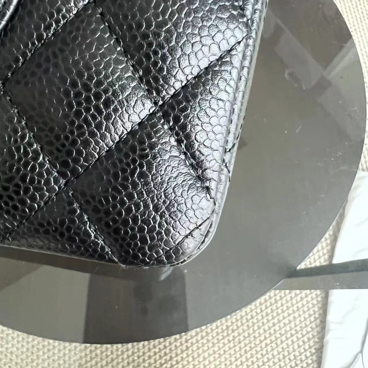 Classic Flap Medium Caviar 25CM Calfskin Black Golden Hardware Series 25