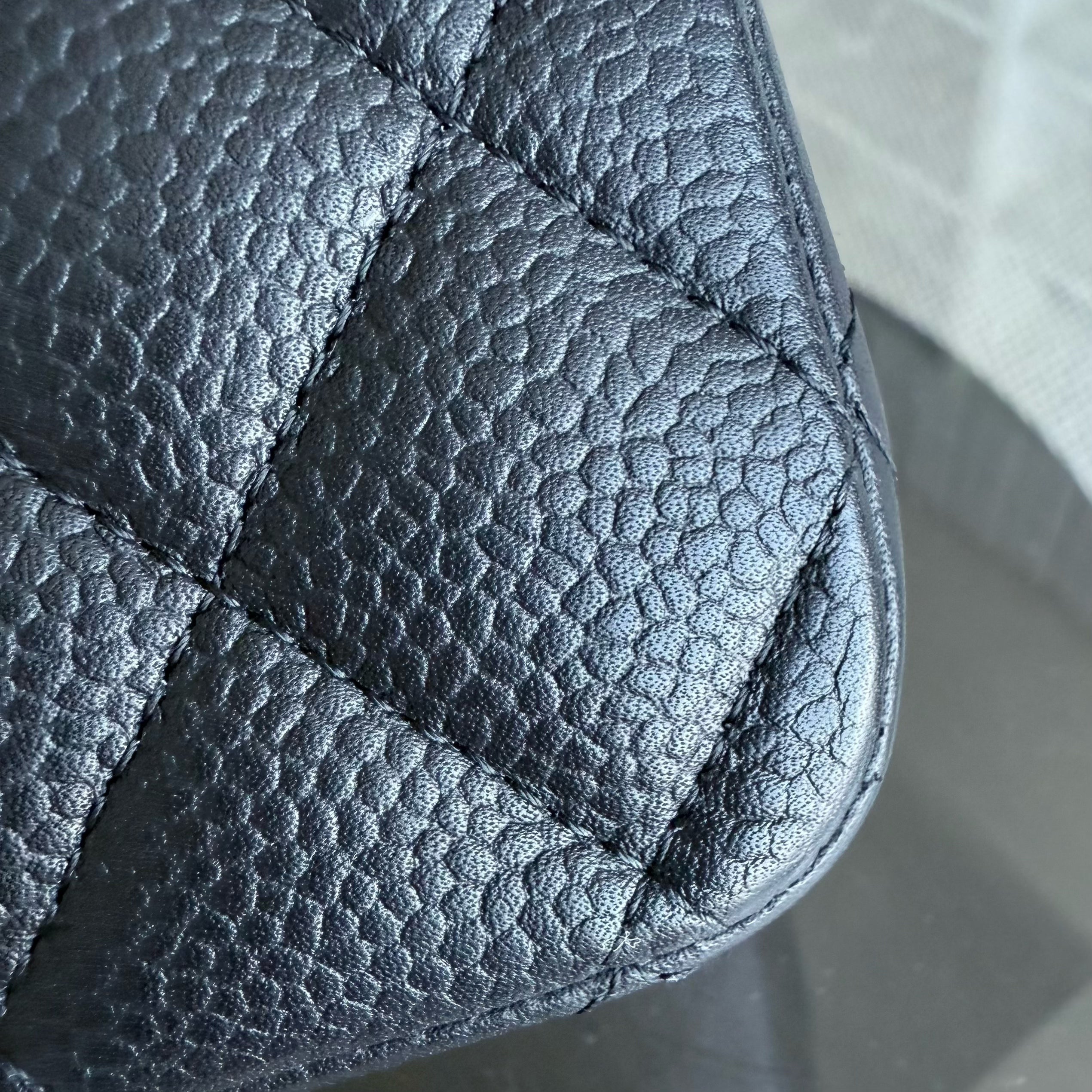 Chanel Classic Flap Medium - Caviar 25CM Quilted Black Silver Hardware Series 14