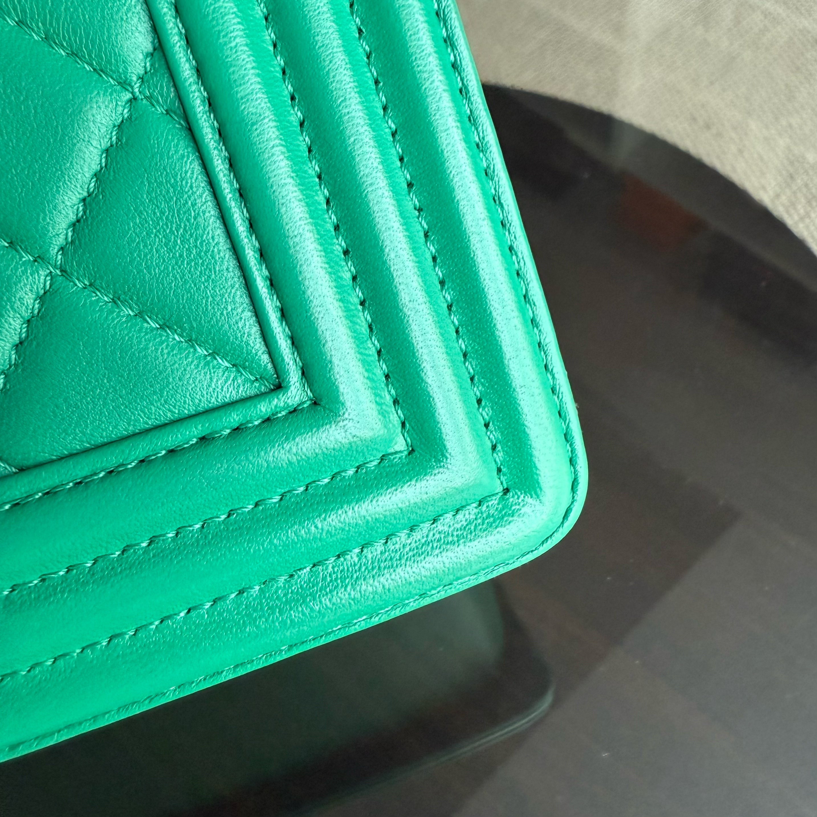 Chanel Boy New Medium - 28CM Quilted Lambskin Green Ruthenium Silver Hardware Series 23