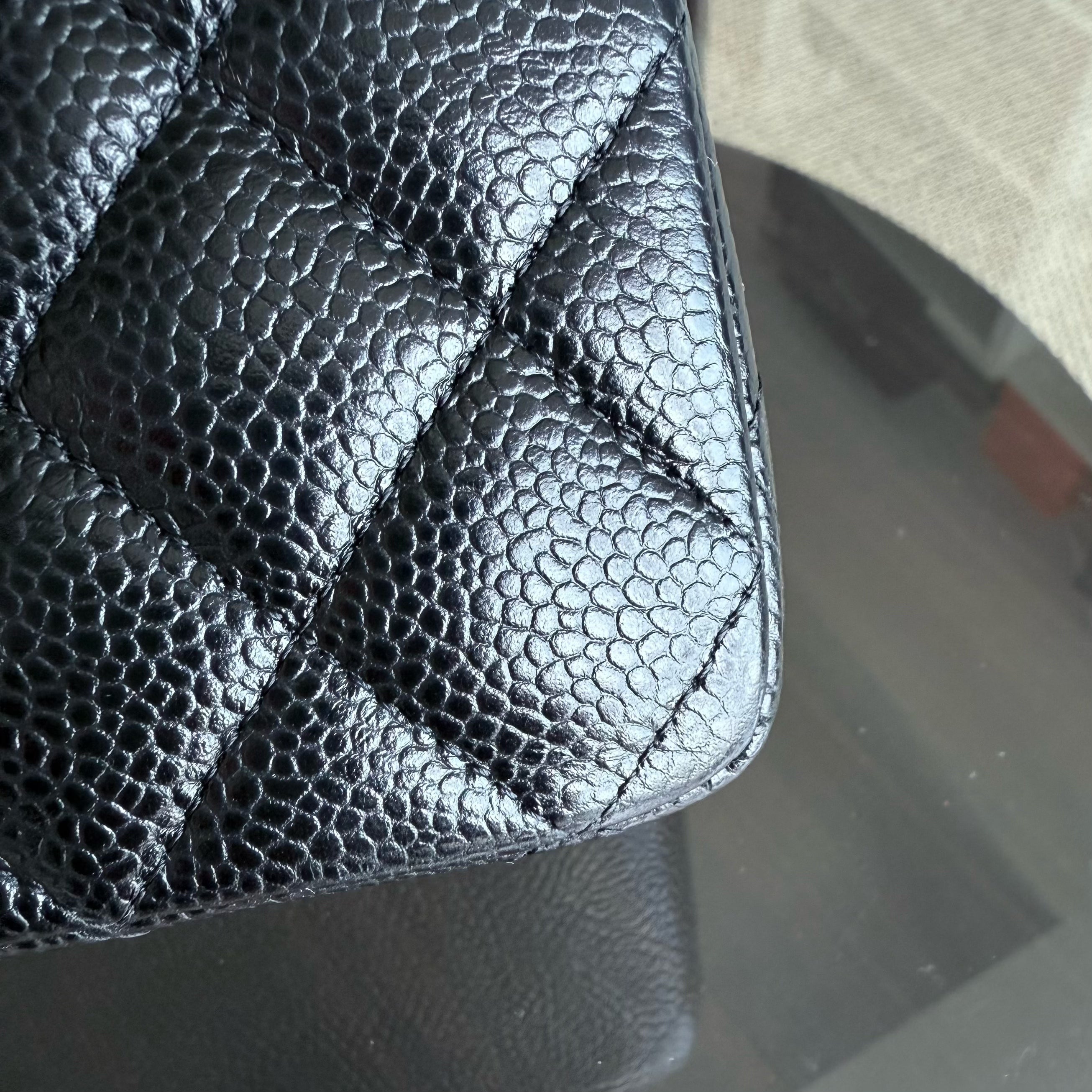 Chanel Classic Flap Medium - Caviar 25CM Quilted Grained Calfskin Black Silver Hardware Series 21