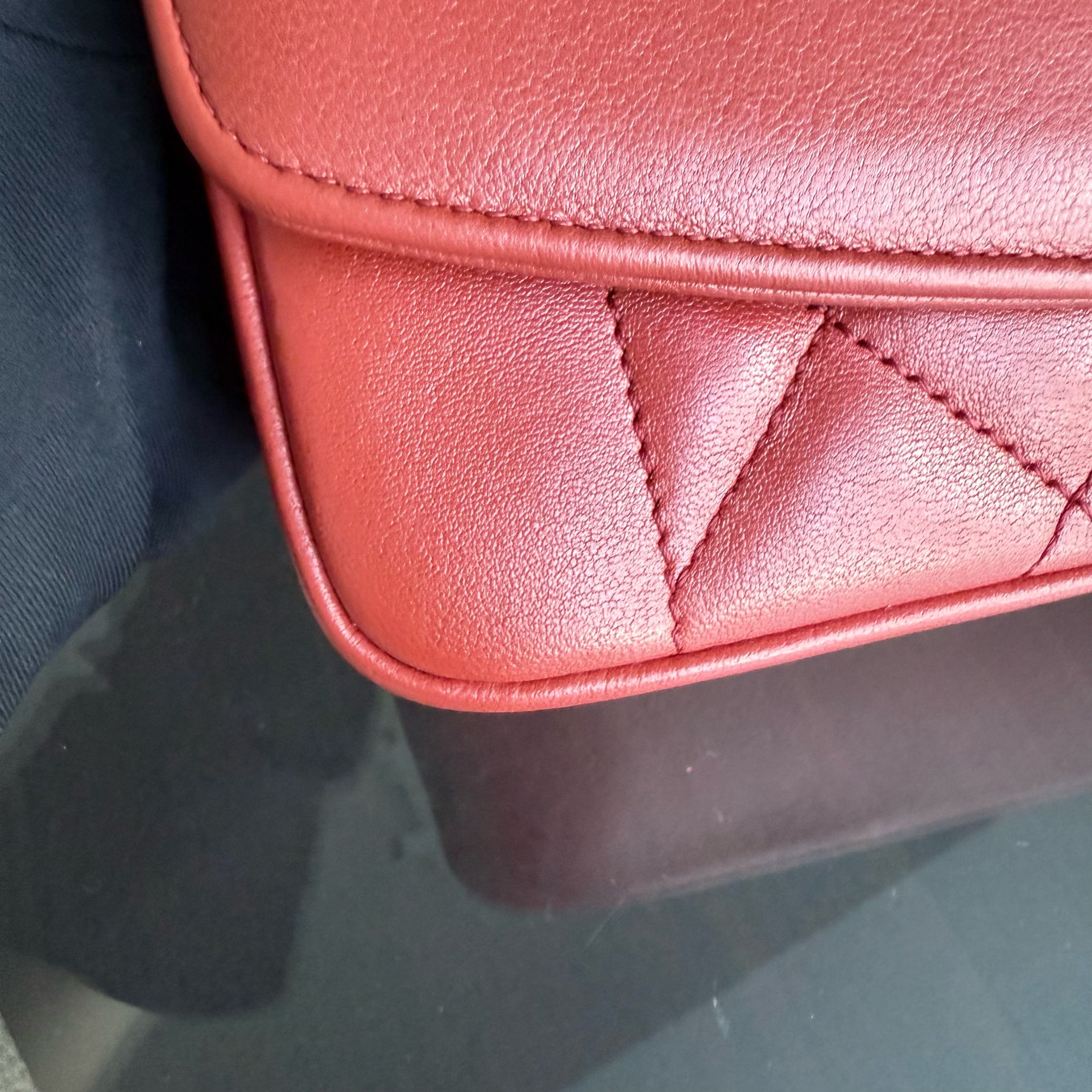 Chanel Diana Reissue Small - 22CM Quilted Lambskin Red Gold Hardware Series 20 (Copy)