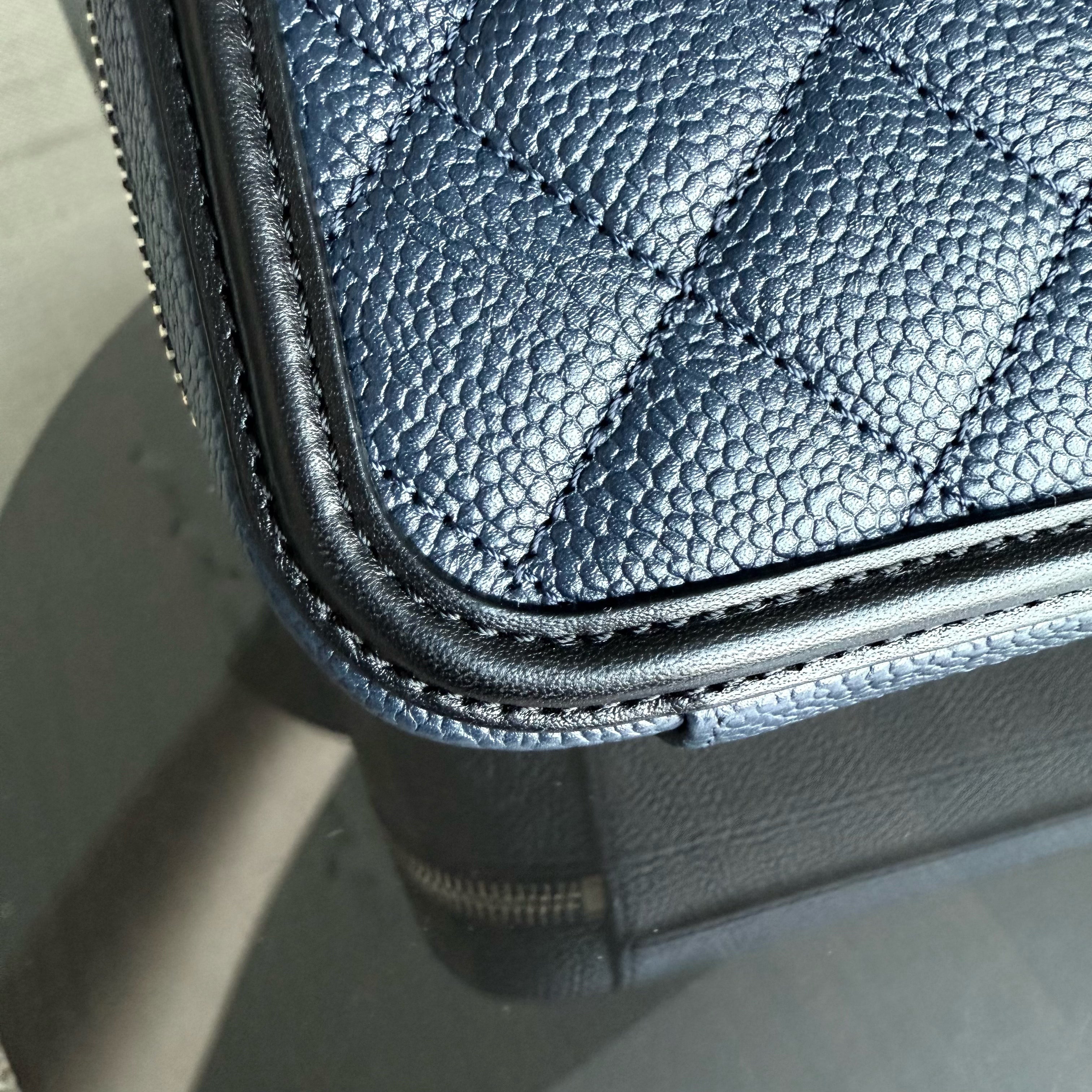 Chanel Filigree Vanity Case Medium - Caviar 21CM Grained Calfskin Dark Navy Blue Gold Hardware Series 23