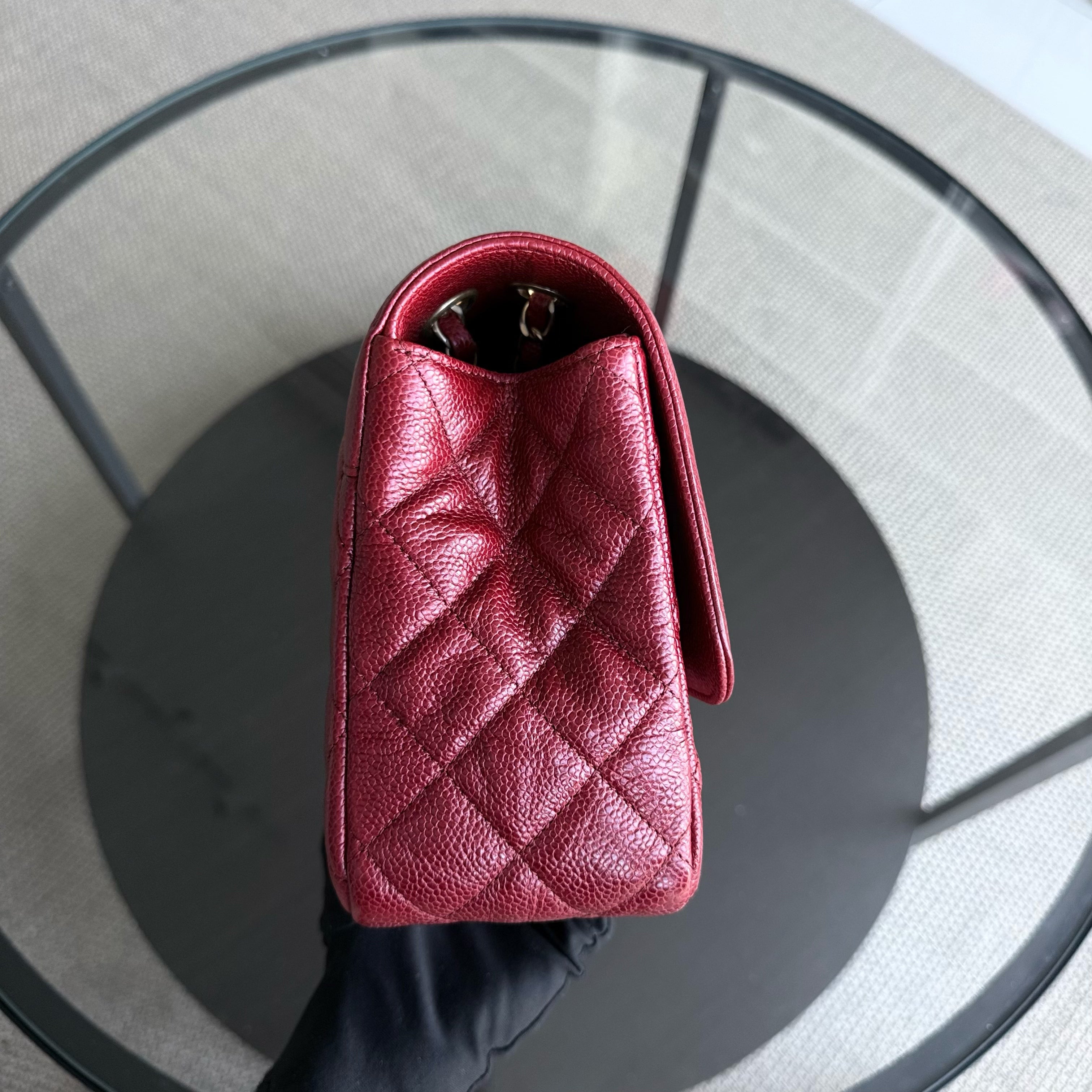 Chanel Seasonal Two-tone Flap - Caviar Quilted Grained Calfskin Red Gold Hardware Series 21