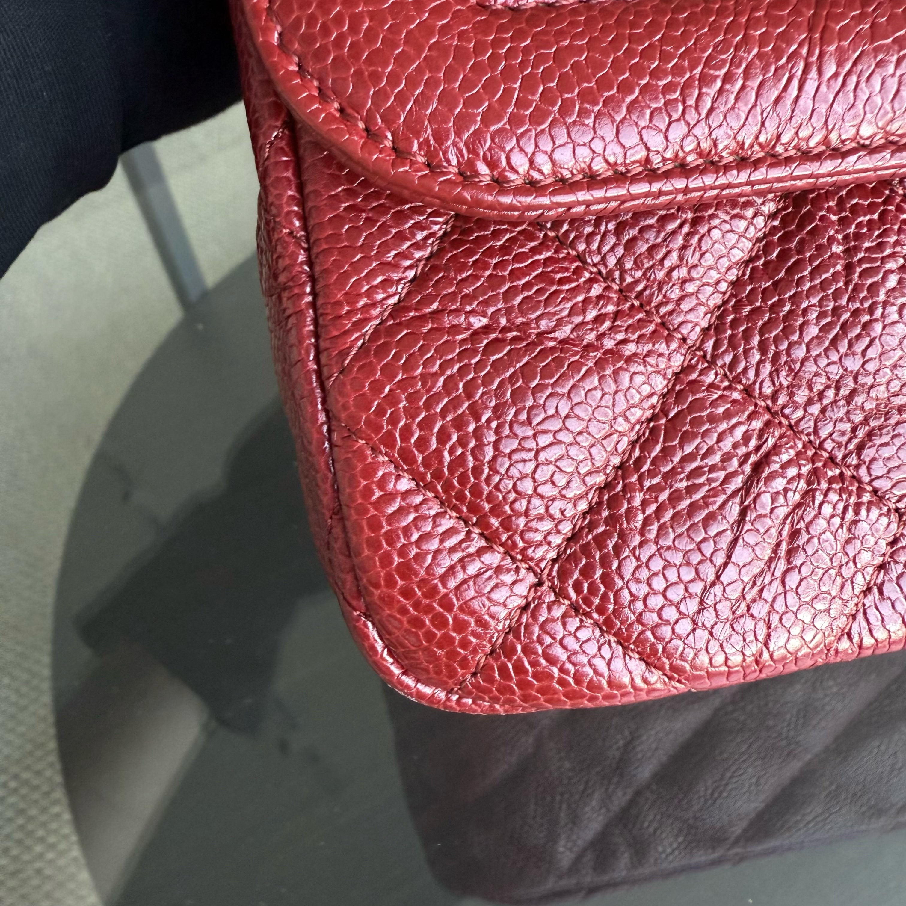 Chanel Seasonal Two-tone Flap - Caviar Quilted Grained Calfskin Red Gold Hardware Series 21