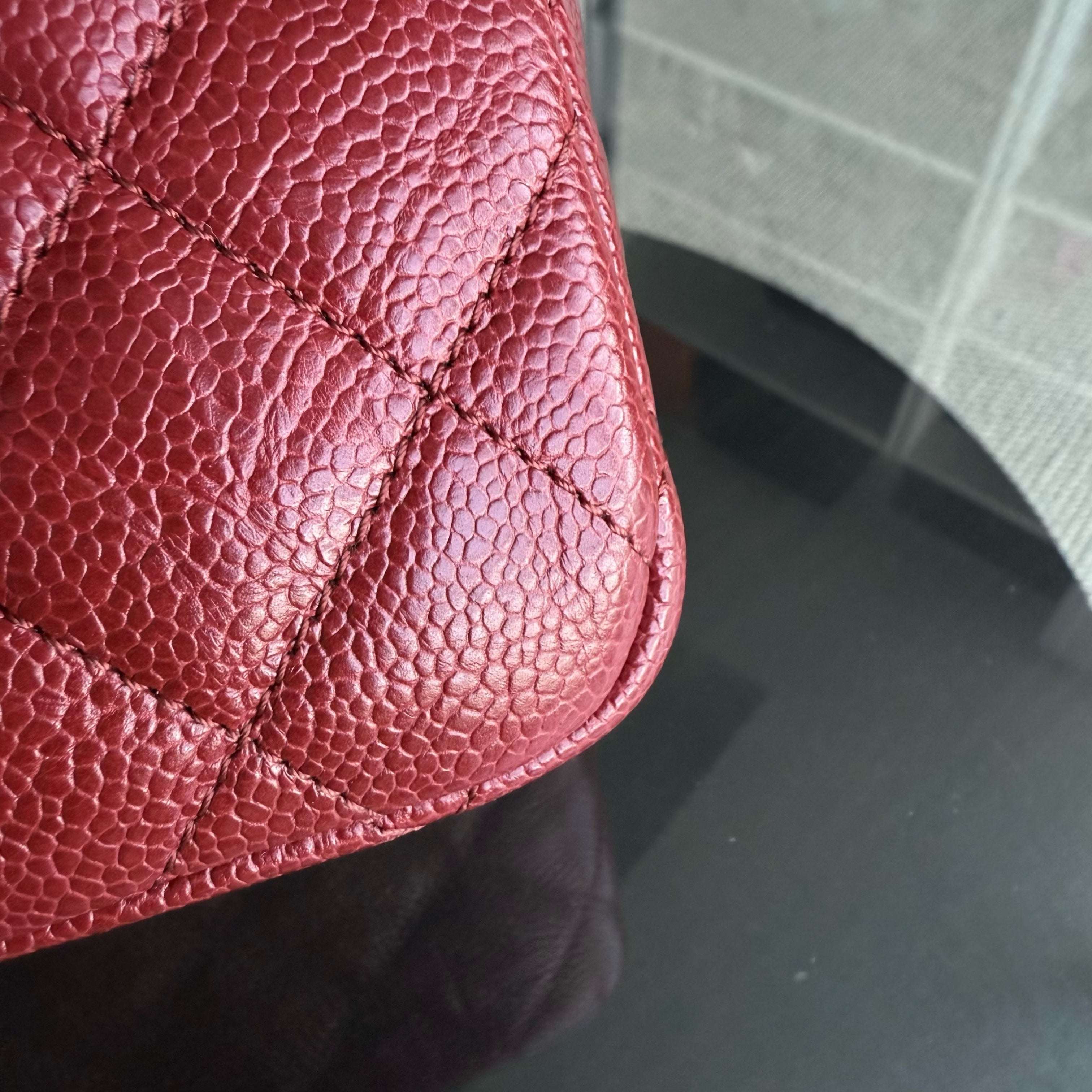 Chanel Seasonal Two-tone Flap - Caviar Quilted Grained Calfskin Red Gold Hardware Series 21