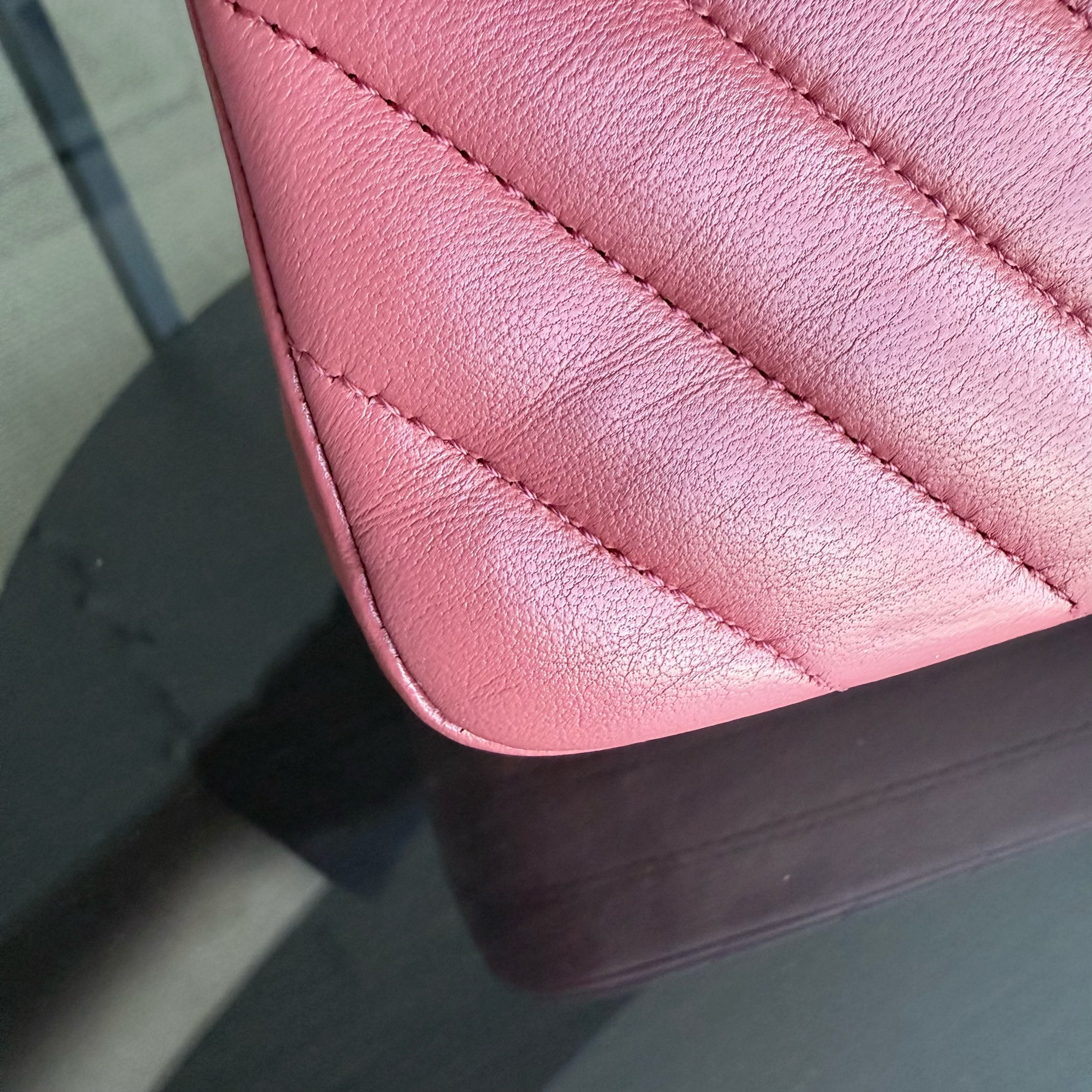 Chanel Classic Flap Medium - 25CM Chevron Lambskin Pink Gold Hardware Series 25