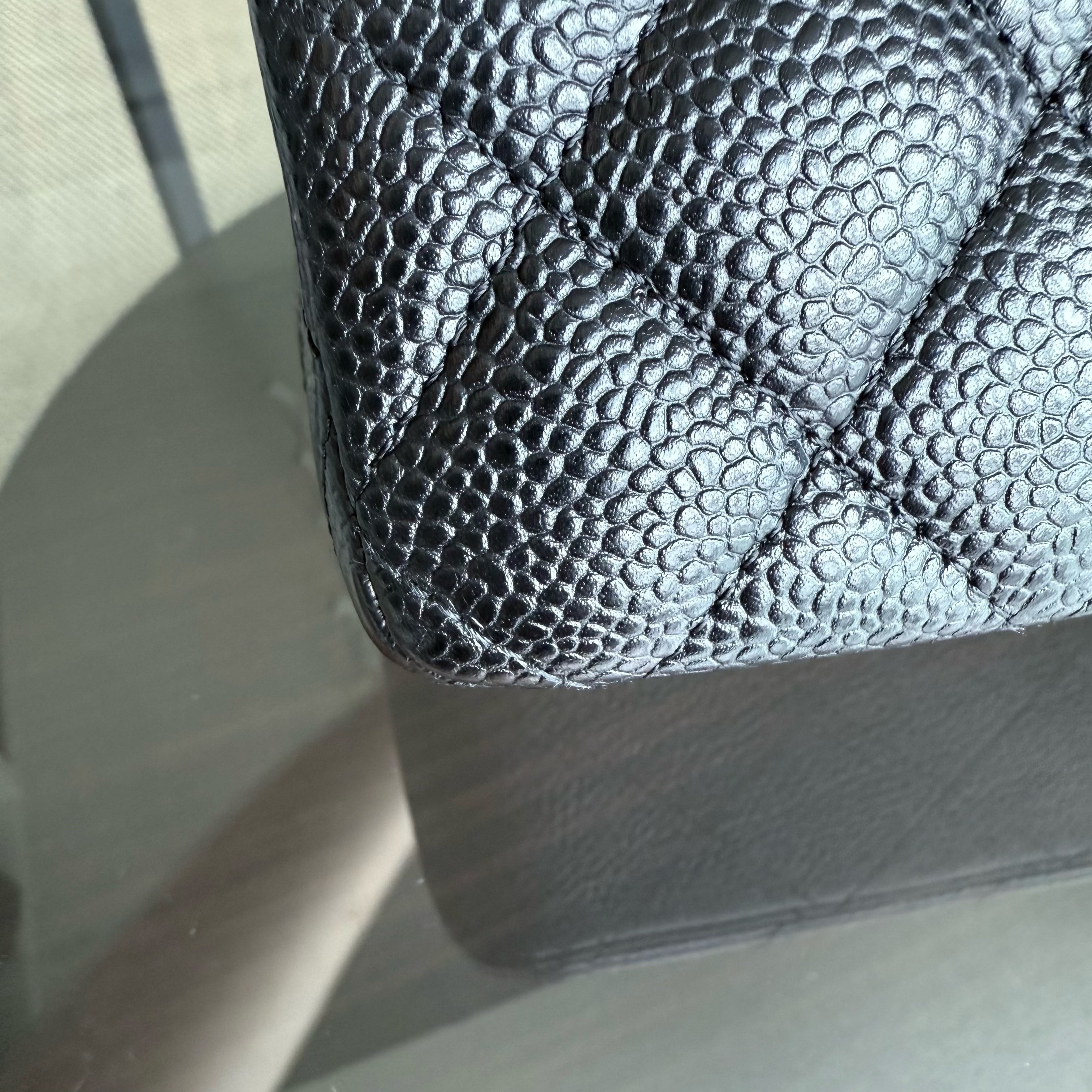 Chanel Classic Flap Medium - Caviar 25CM Quilted Grained Calfskin Black Gold Hardware Series 23