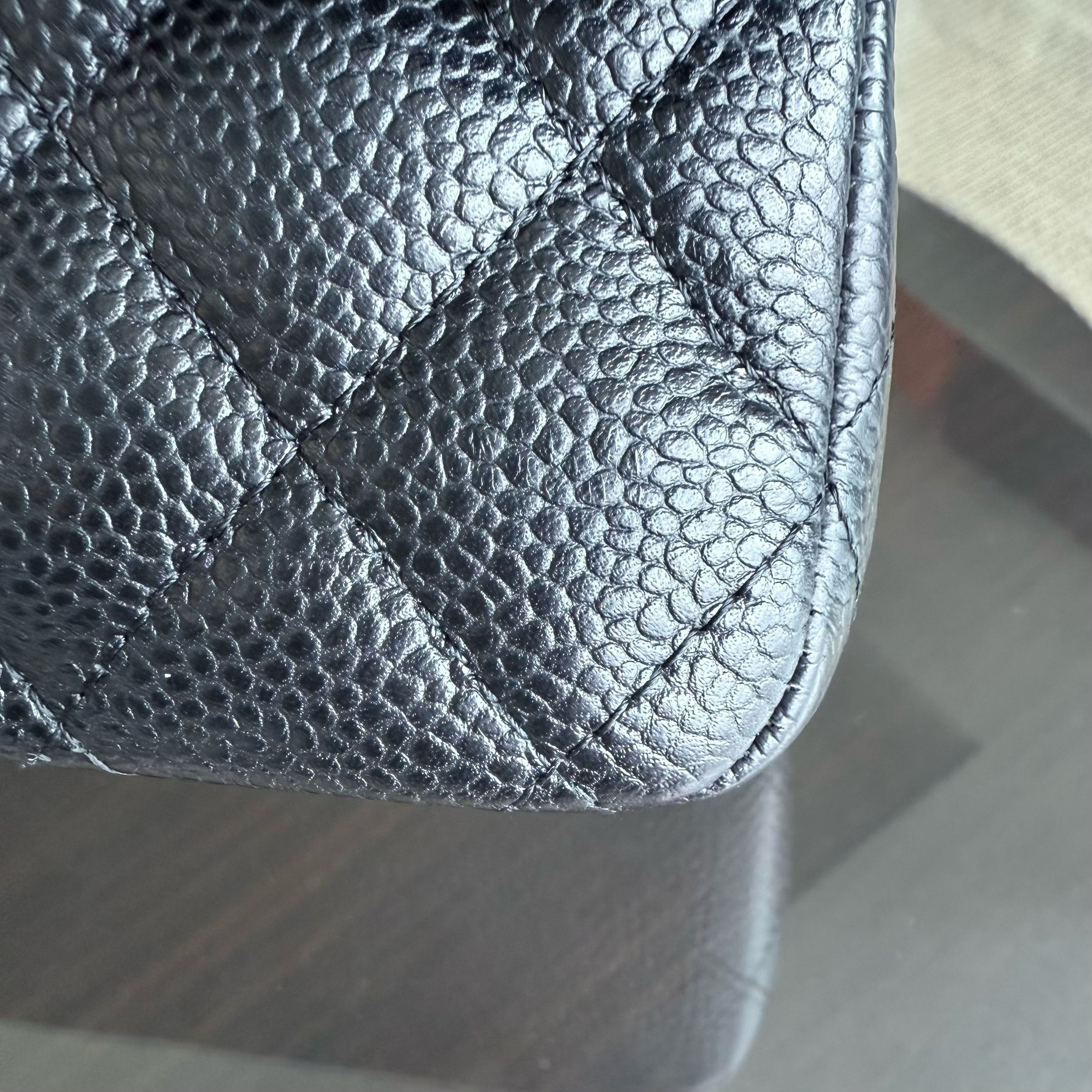 Chanel Classic Flap Medium - Caviar 25CM Quilted Grained Calfskin Black Gold Hardware Series 23