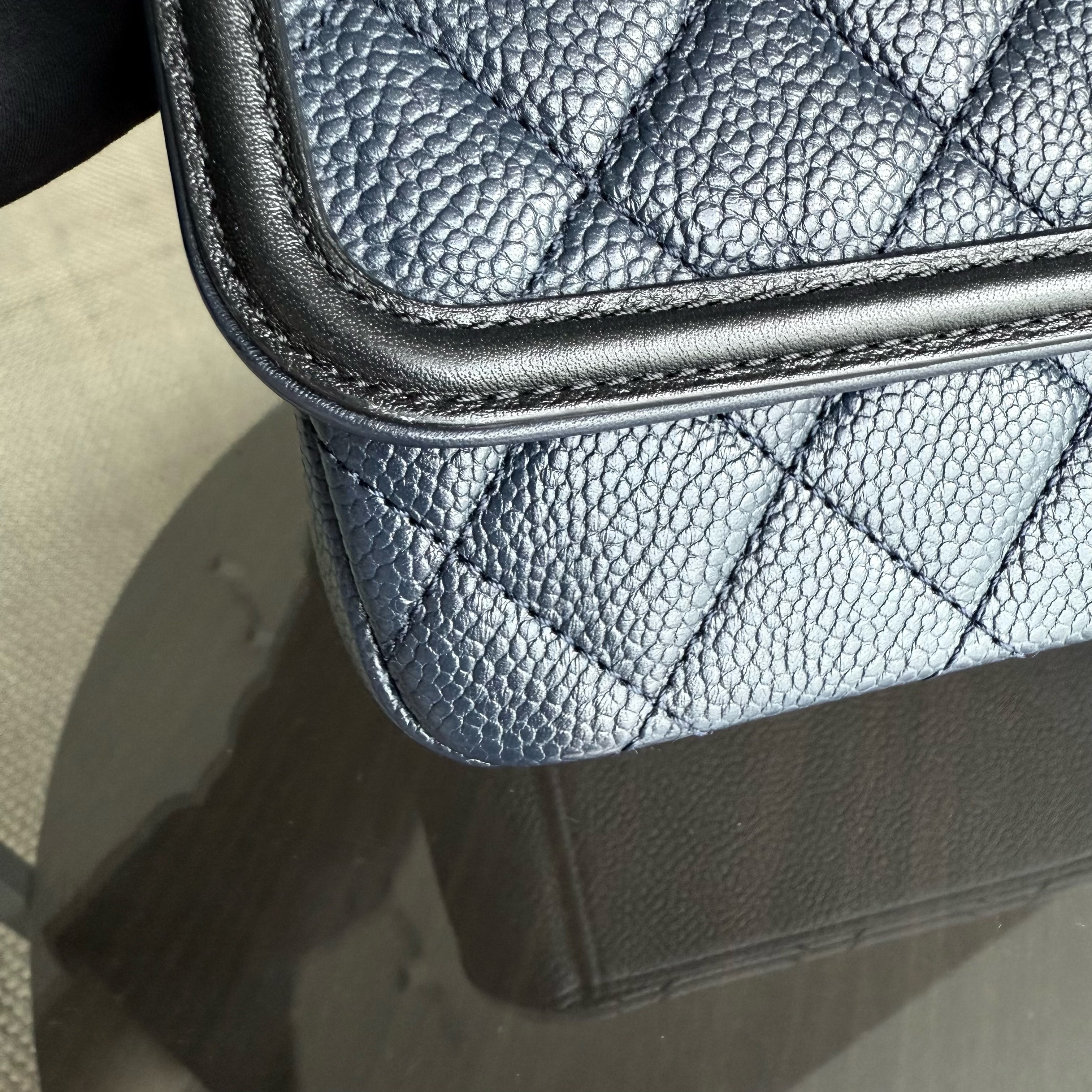 Chanel Filigree CC Medium - Caviar Quilted Grained Calfskin Dark Navy Blue Black Gold Hardware Series 22