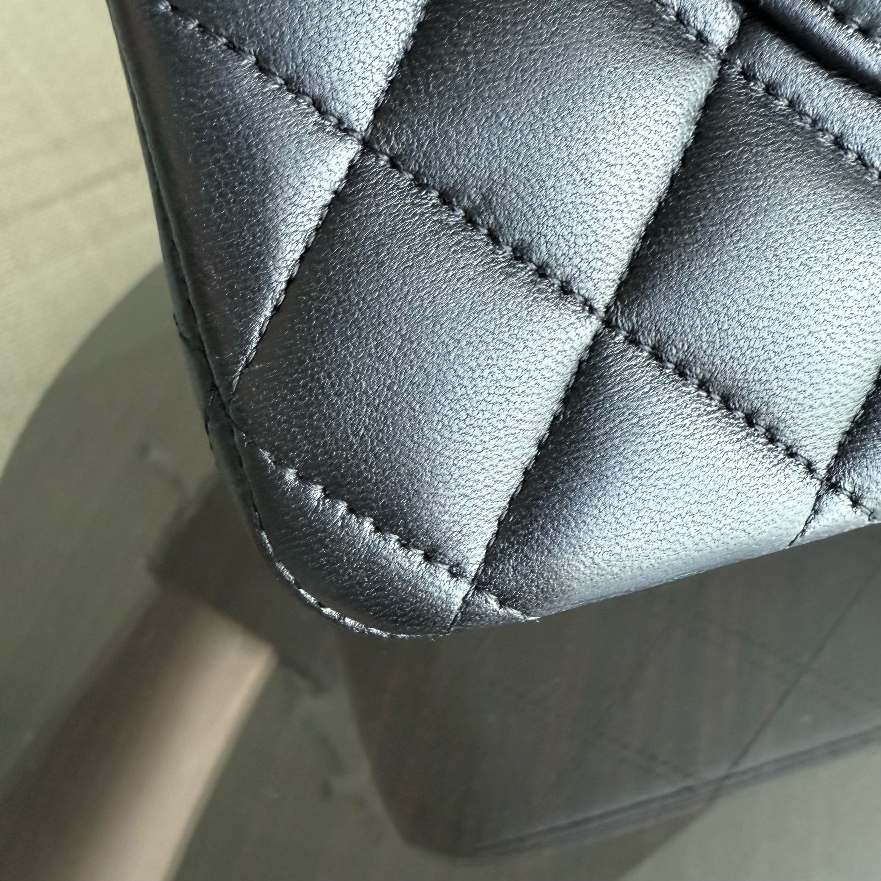 Chanel Classic Flap Medium - 25CM Quilted Lambskin Black Gold Hardware Sereis 21