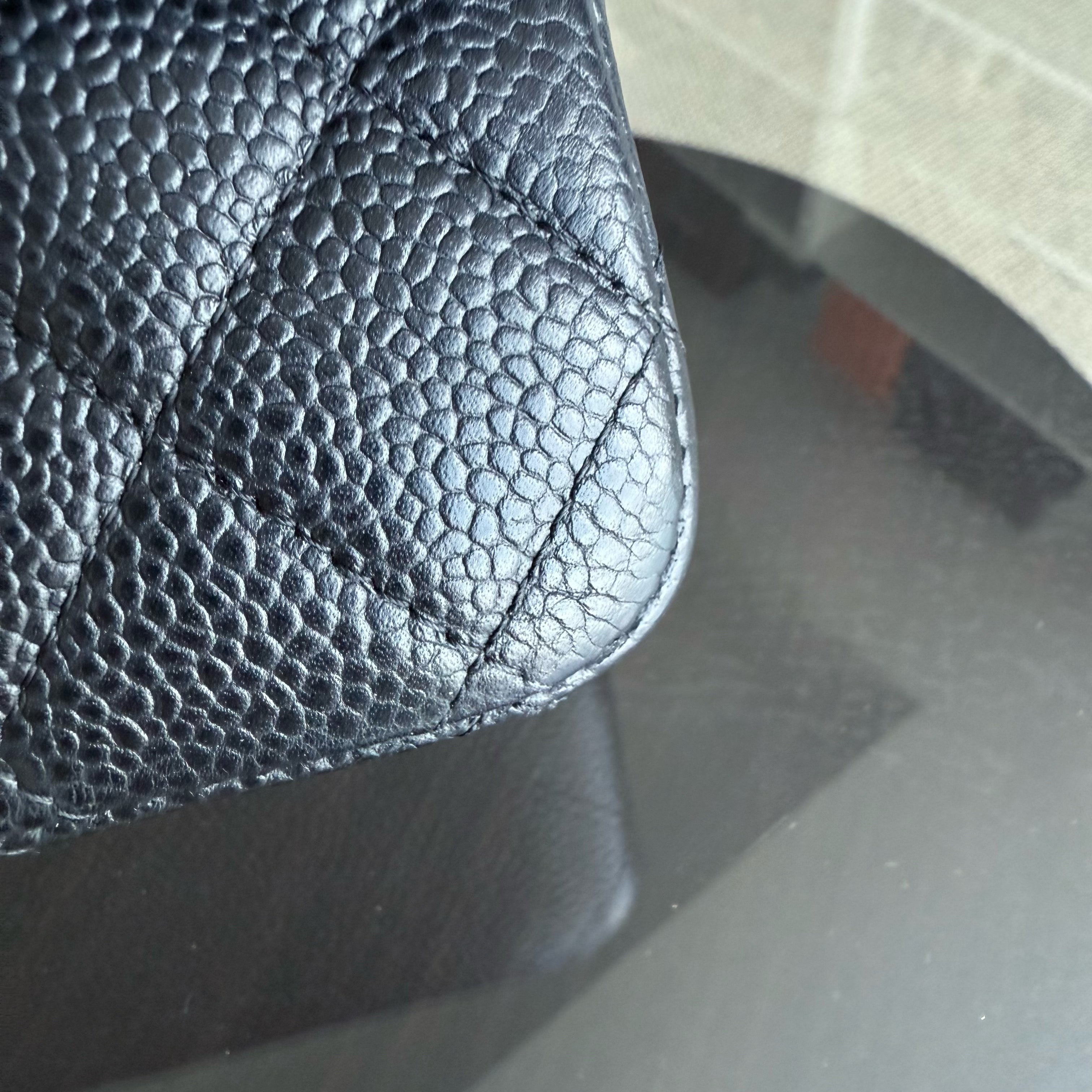 Chanel Classic Flap Medium - Caviar 25CM Quilted Grained Calfskin Black Gold Hardware Series 13
