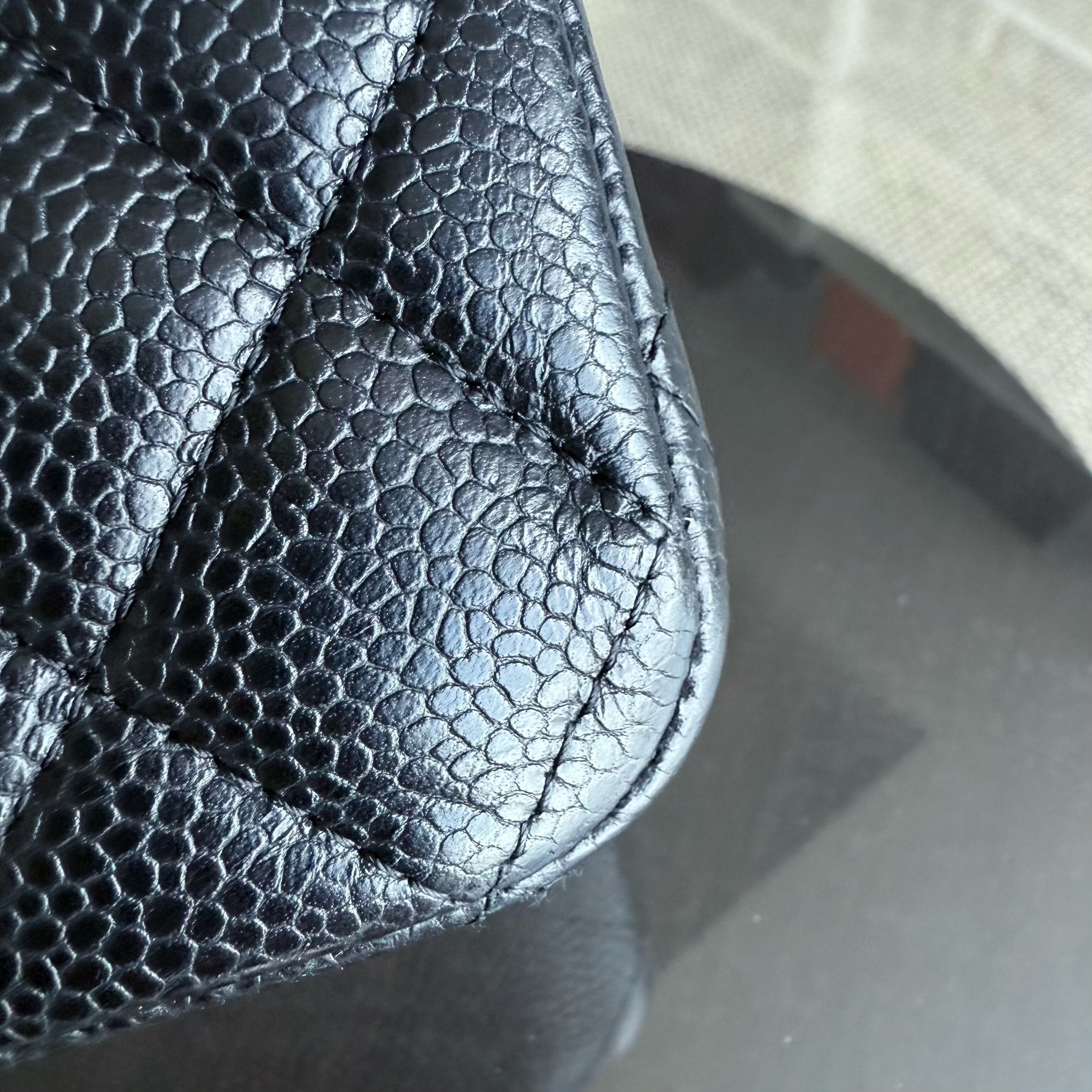 Chanel Classic Flap Medium - Caviar 25CM Quilted Grained Calfskin Black Gold Hardware Series 13