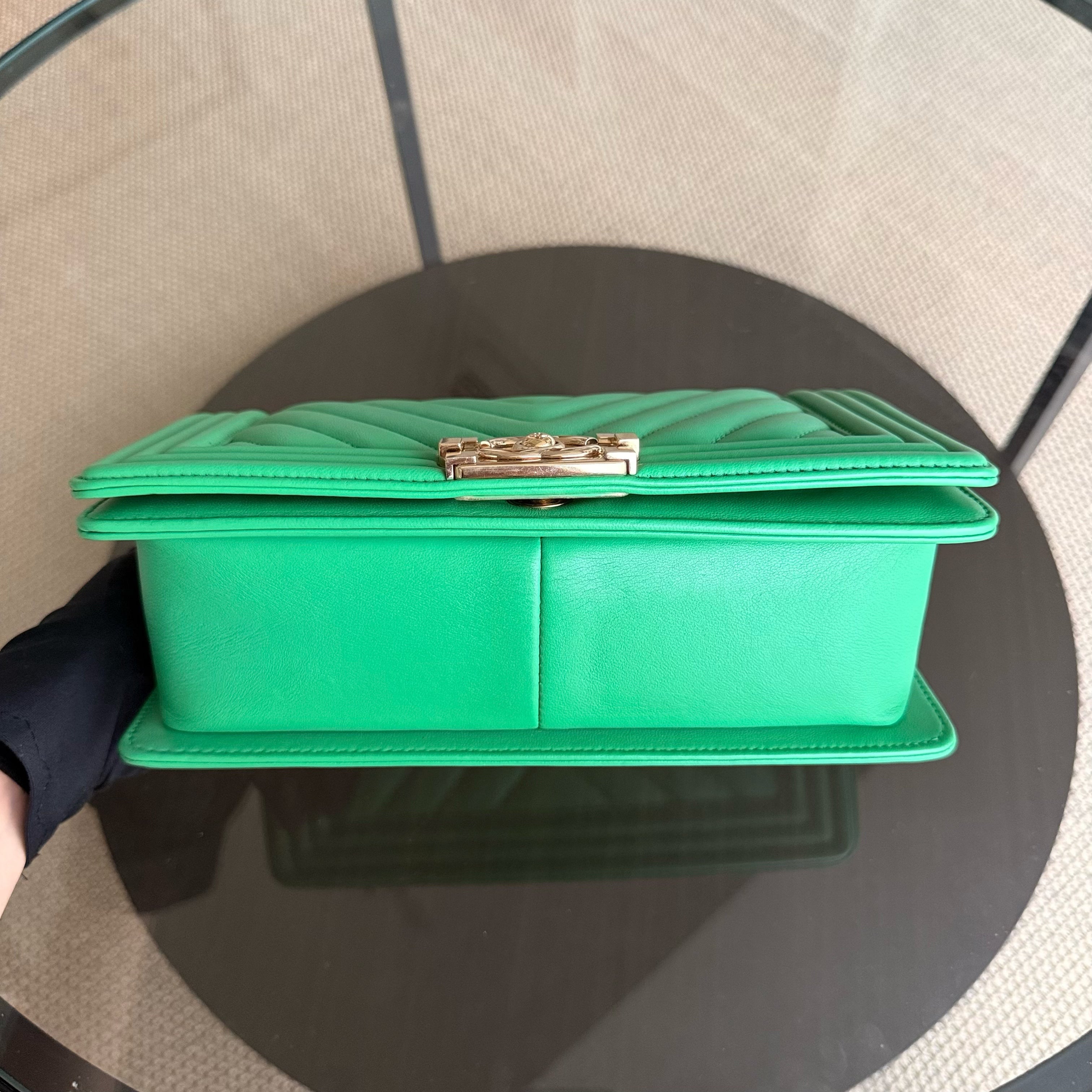 Chanel Boy Medium - 25CM Chevron Calfskin Green Gold Hardware Series 23