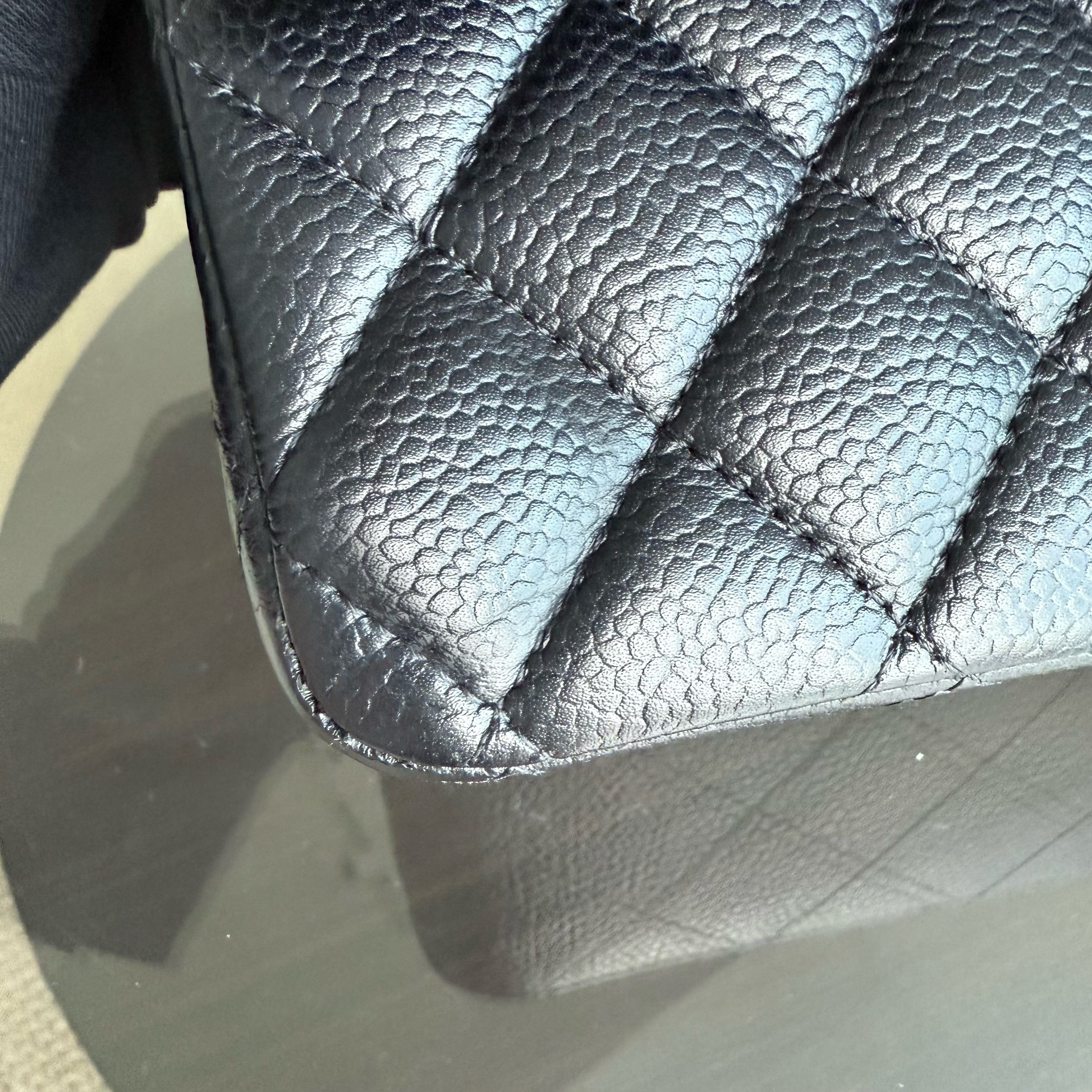 Chanel Classic Flap Medium - Caviar 25CM Quilted Black Silver Hardware Series 18