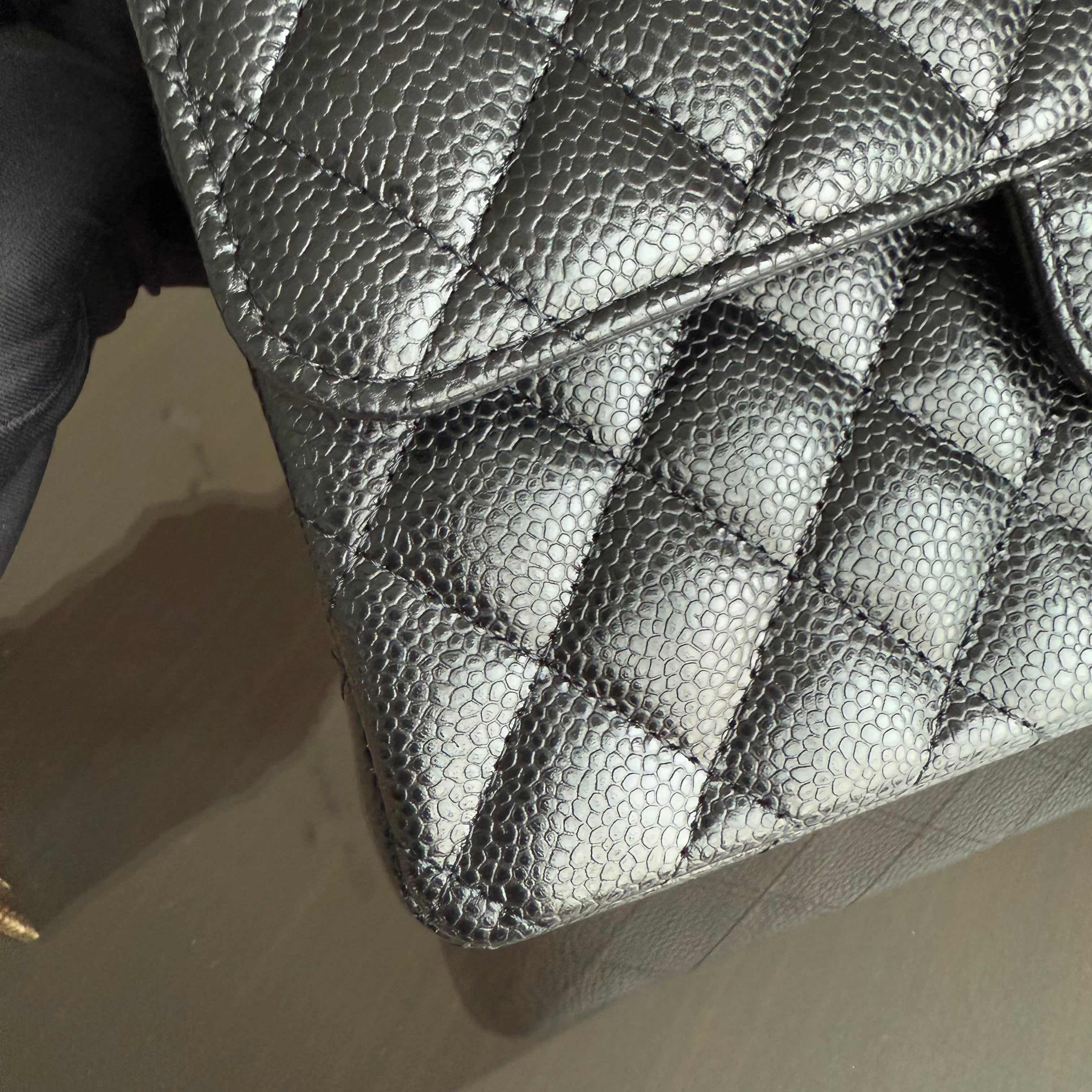 Chanel Classic Flap Small - Caviar 23CM Quilted Black Gold Hardware Microchip