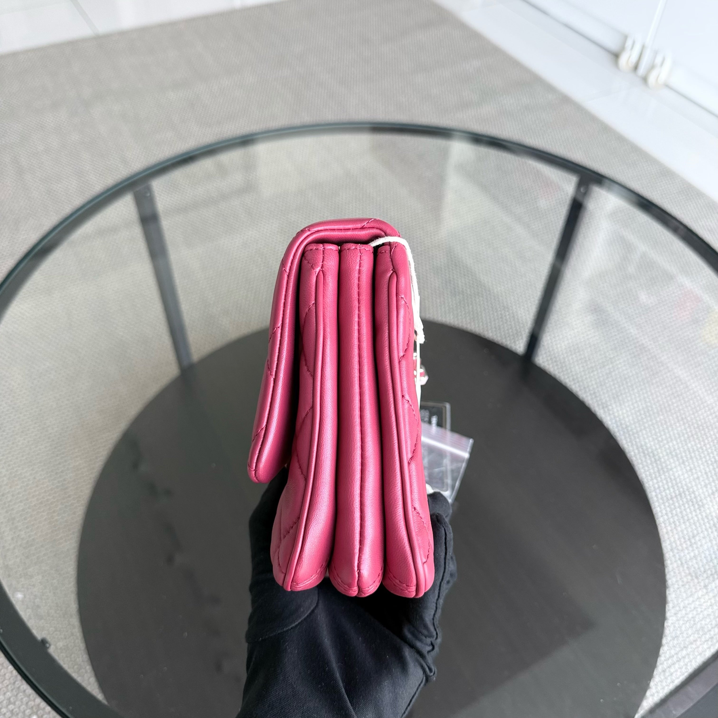 Chanel Flap Medium - 25CM Quilted Lambskin Red Gold Hardware Series 19