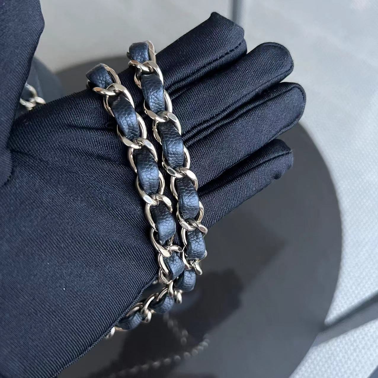 Caviar Medium Business Affinity Quilted Grained Calfskin Black Golden Hardware Series 27