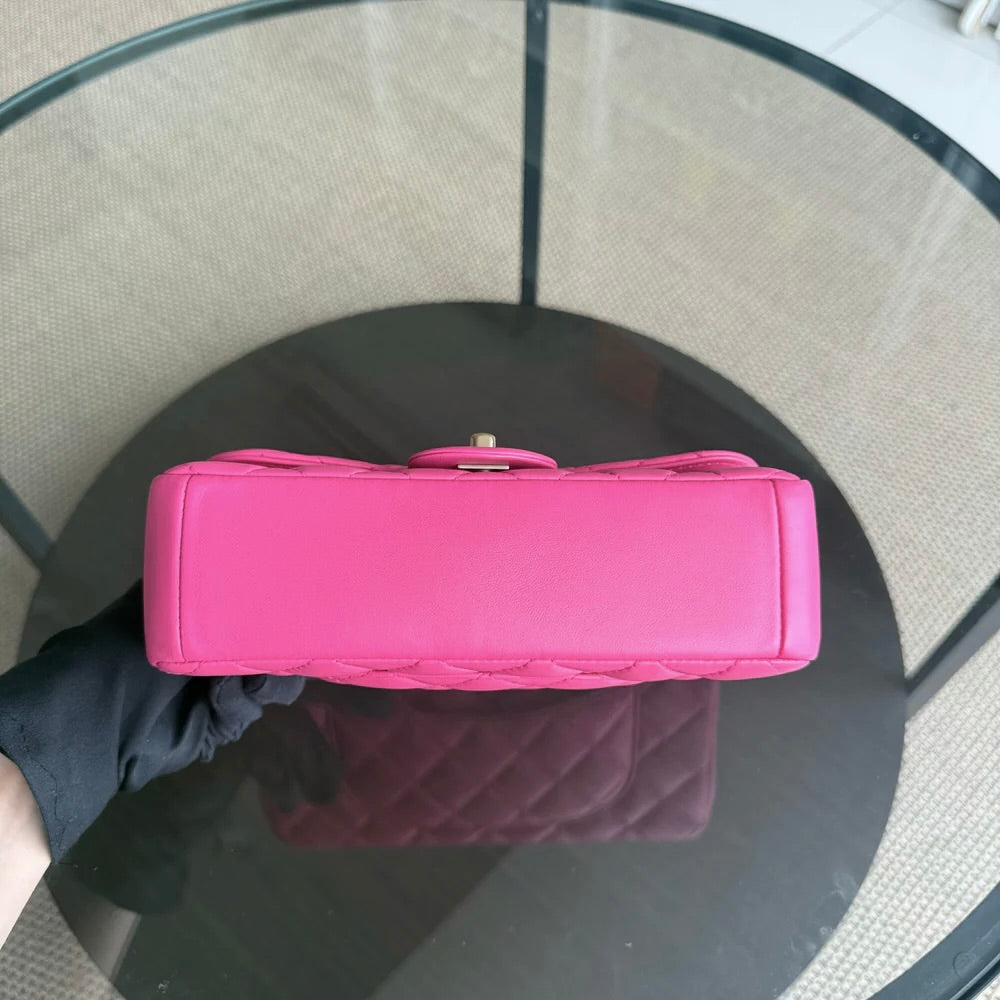Chanel Chic Flap Small - 23CM Quilted Lambskin Barbie Pink Gold Hardware Series 21