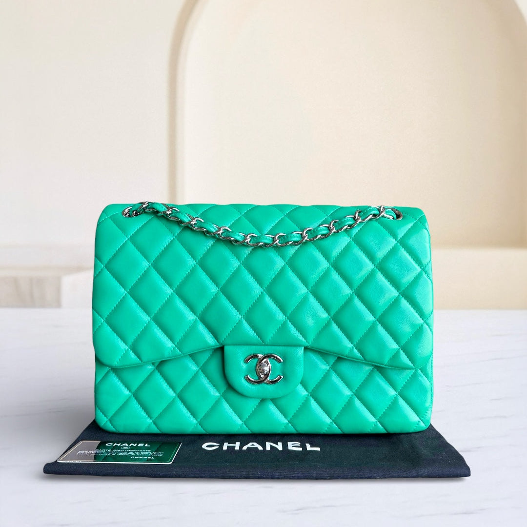 Chanel Classic Flap Jumbo - Double Flap 30CM Quilted Lambskin Green Silver Hardware Series 16