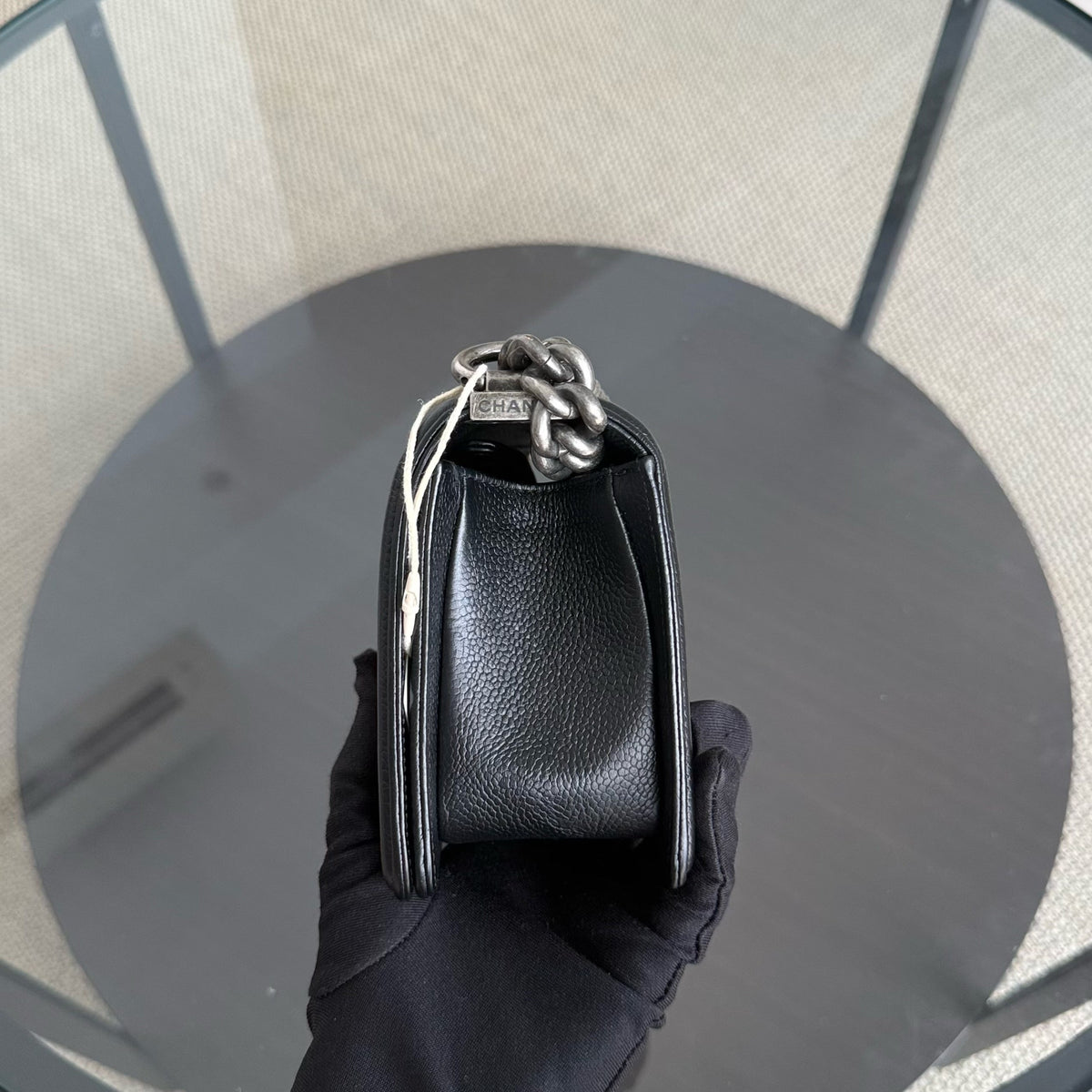 Chanel Boy Small - Caviar 20CM Chevron Black Leboy Ruthenium Sliver Hardware Series 28
