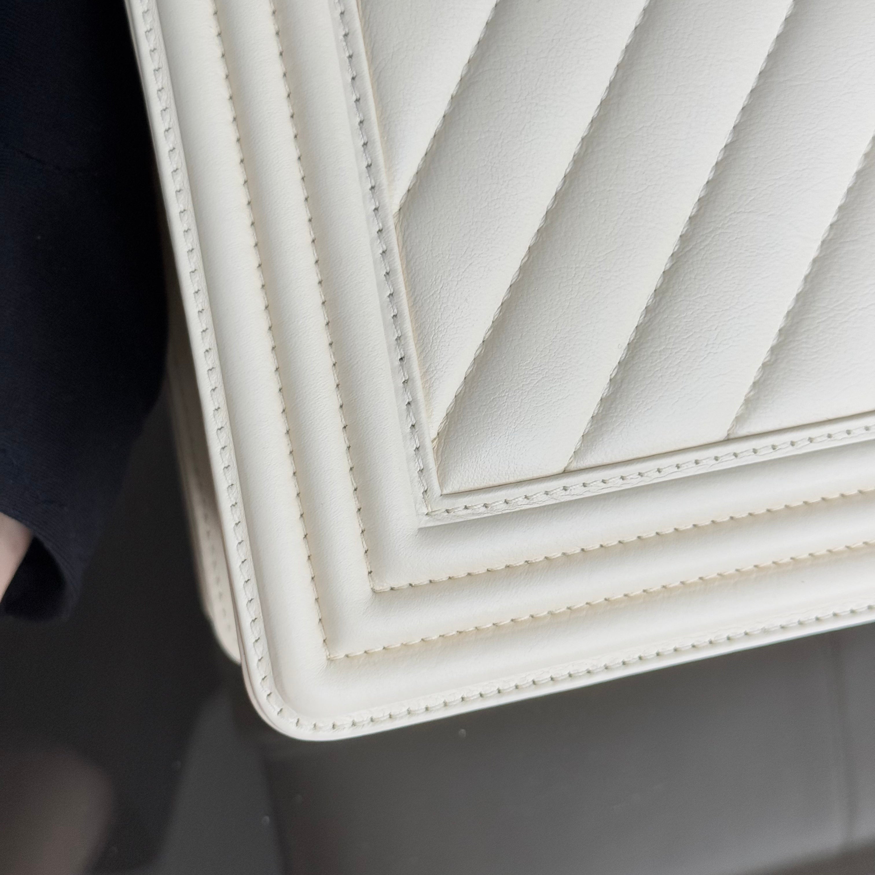 Chanel Boy Medium - 25CM Chevron Calfskin Cream White Ruthenium Silver Hardware Series 20