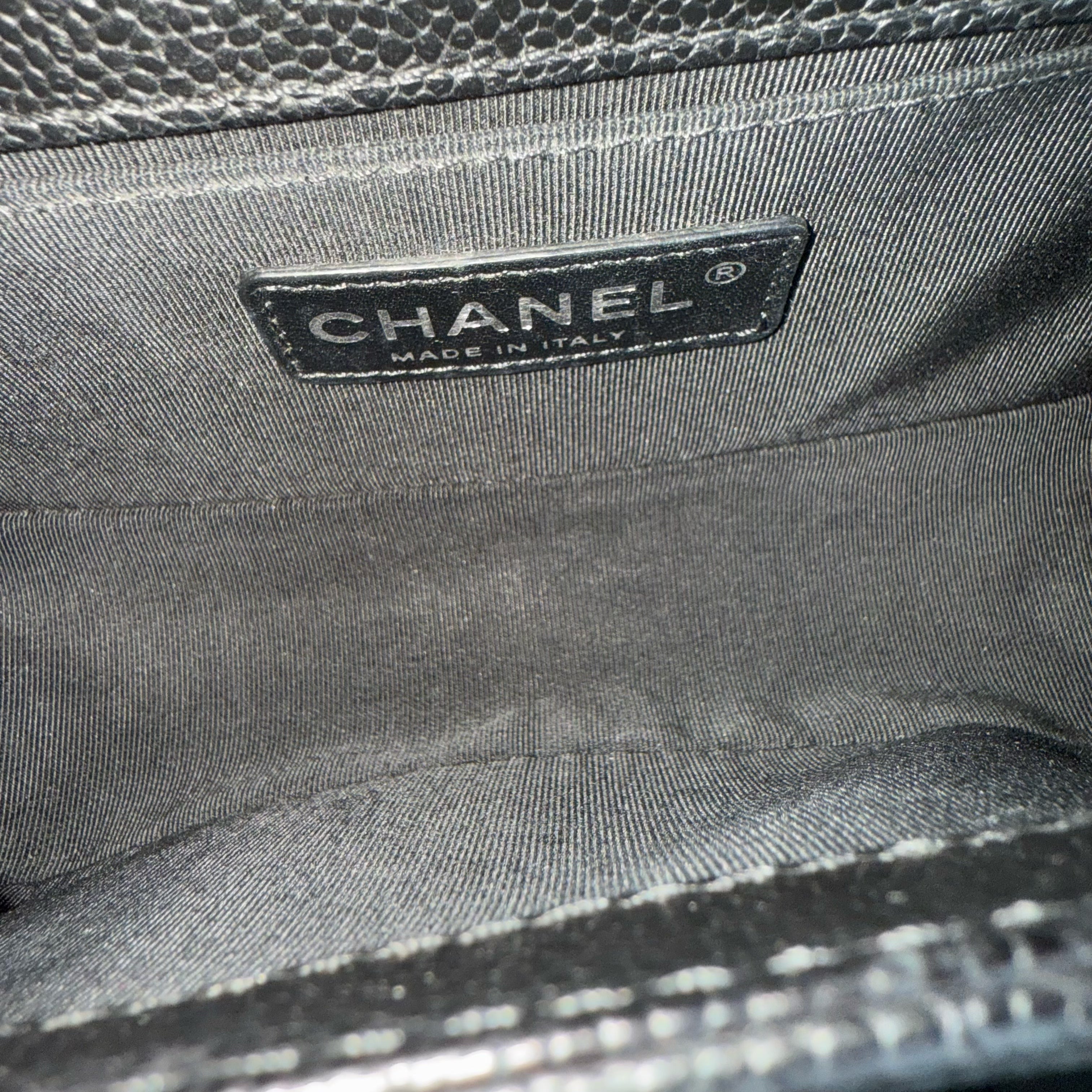 Chanel Boy Small - Caviar 20CM Quilted Black Ruthenium Silver Hardware Series 23